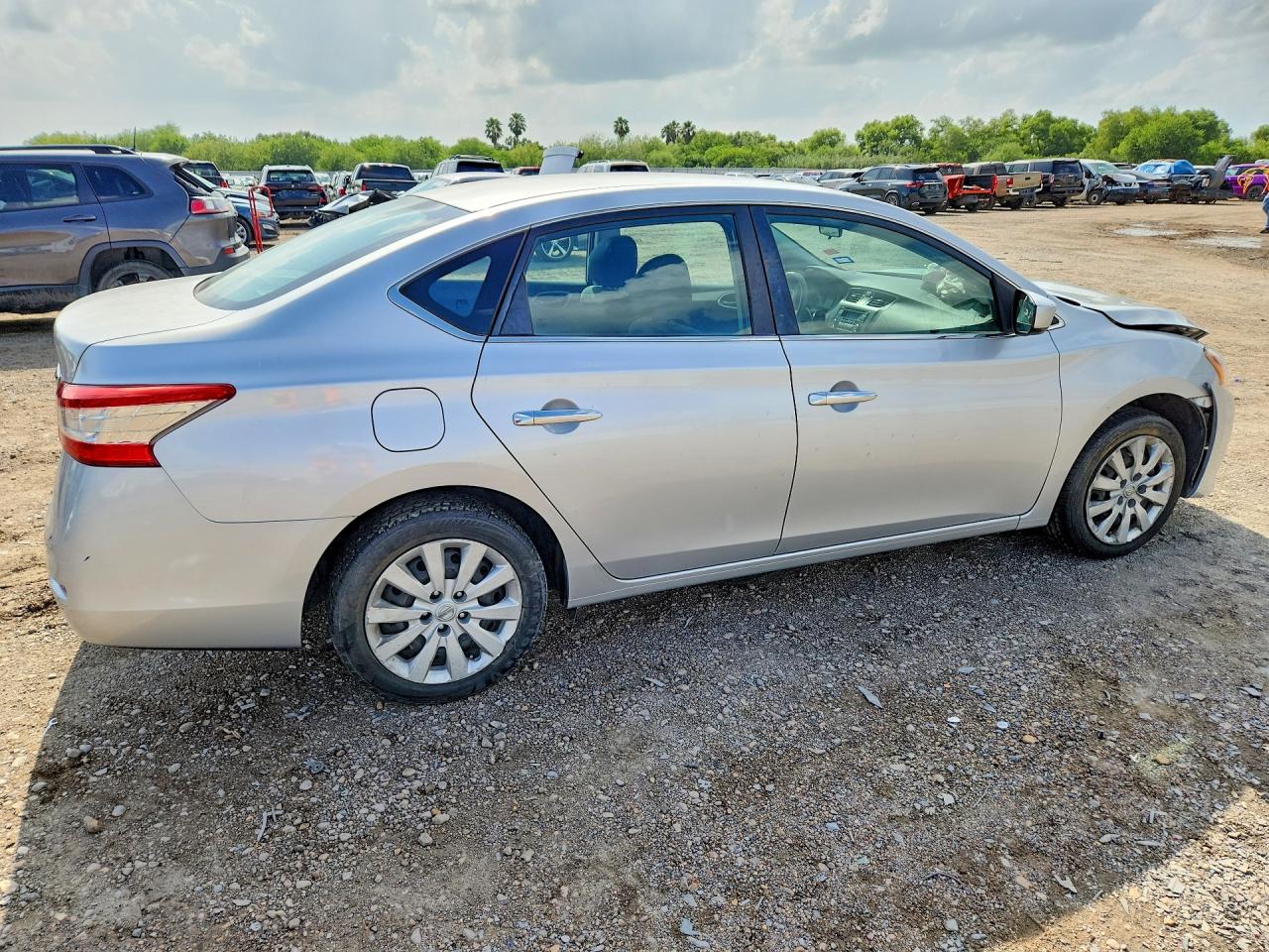 2015 Nissan Sentra S Серебряный vin: 3N1AB7AP6FY278518