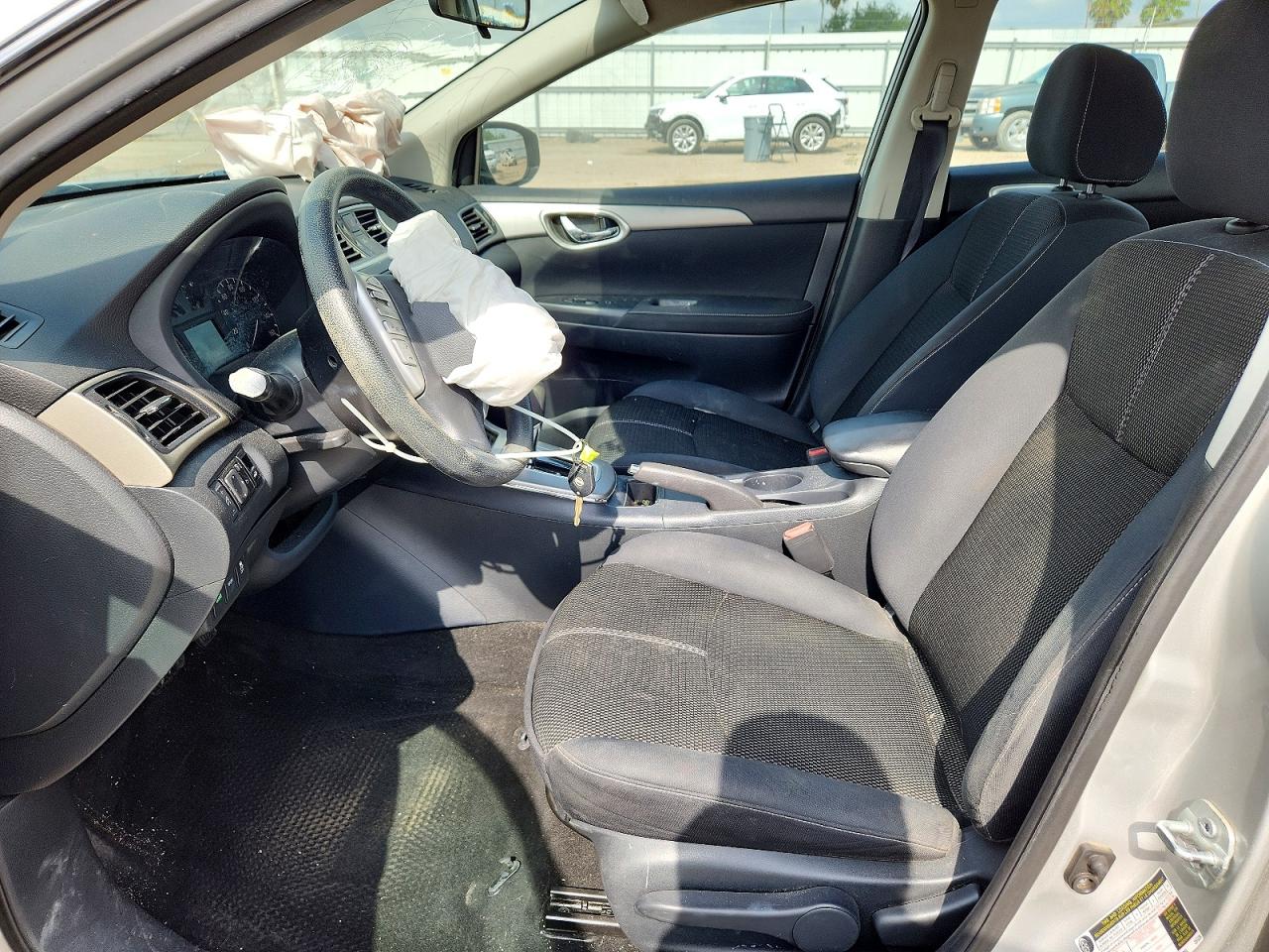 2015 Nissan Sentra S Серебряный vin: 3N1AB7AP6FY278518