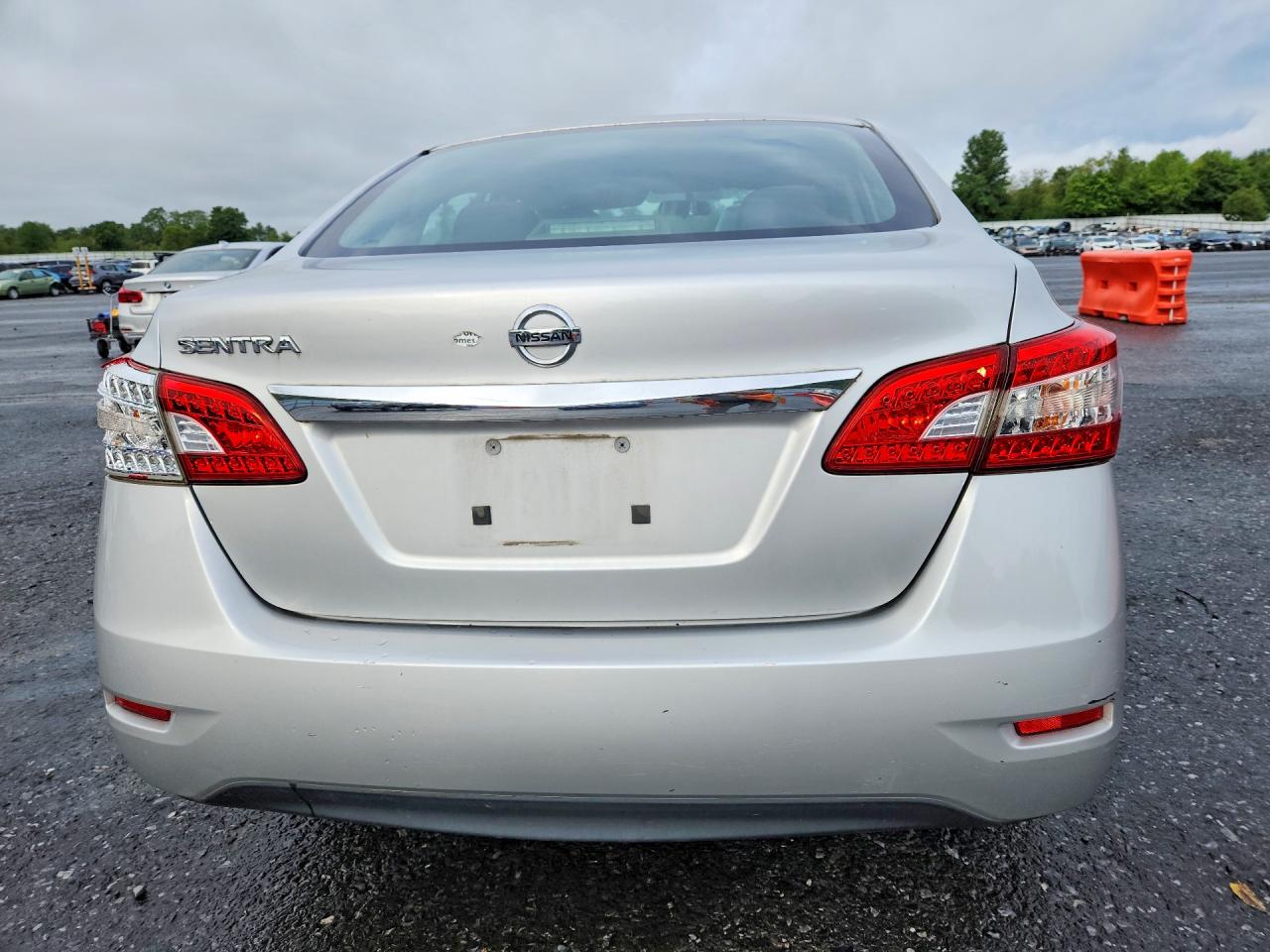 2015 Nissan Sentra S Серебряный vin: 3N1AB7AP6FY283010