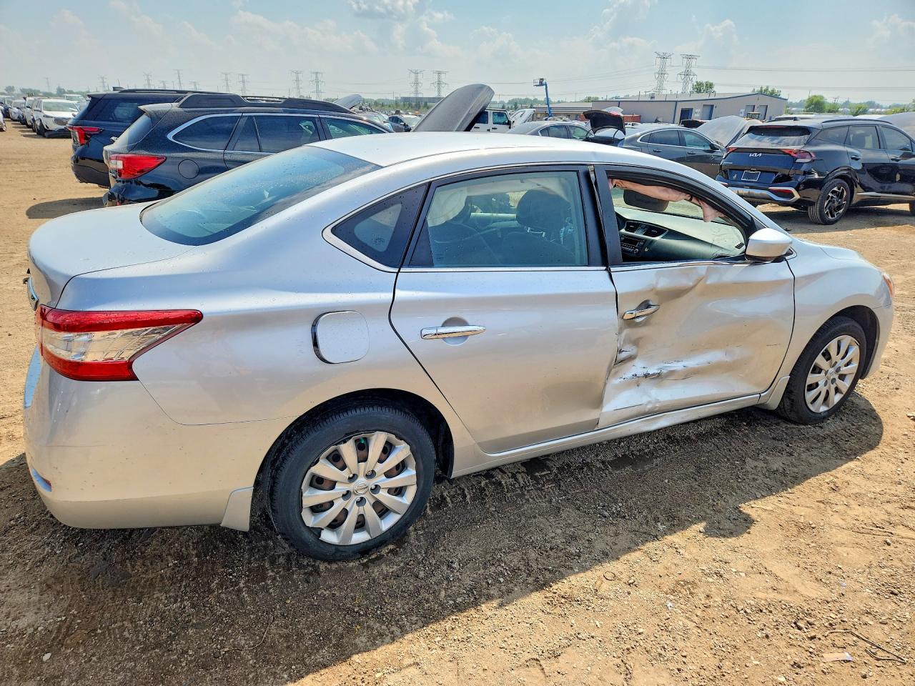 2015 Nissan Sentra S Серебряный vin: 3N1AB7AP6FY288210
