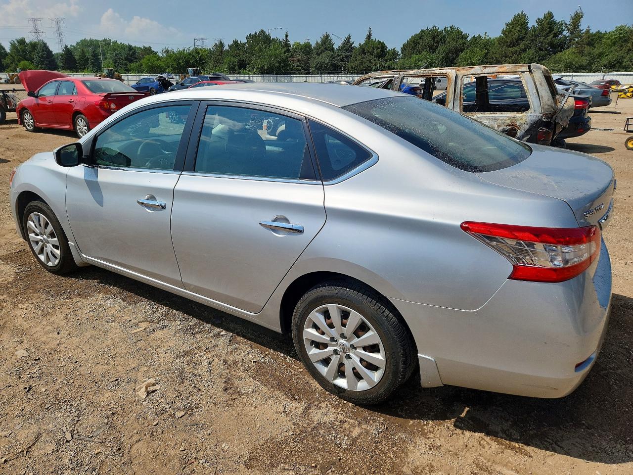 2015 Nissan Sentra S Серебряный vin: 3N1AB7AP6FY288210