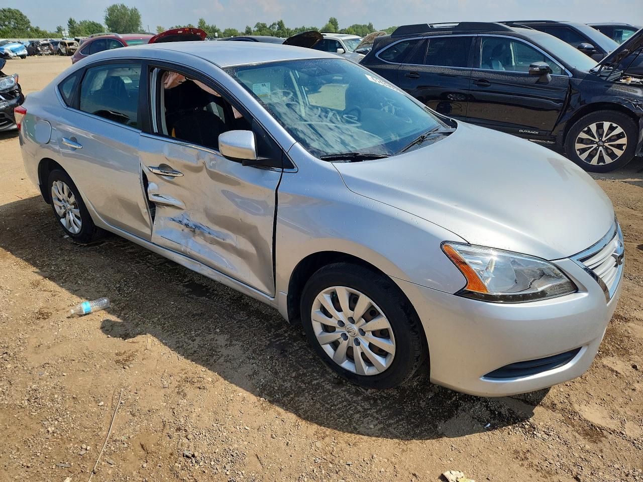 2015 Nissan Sentra S Серебряный vin: 3N1AB7AP6FY288210