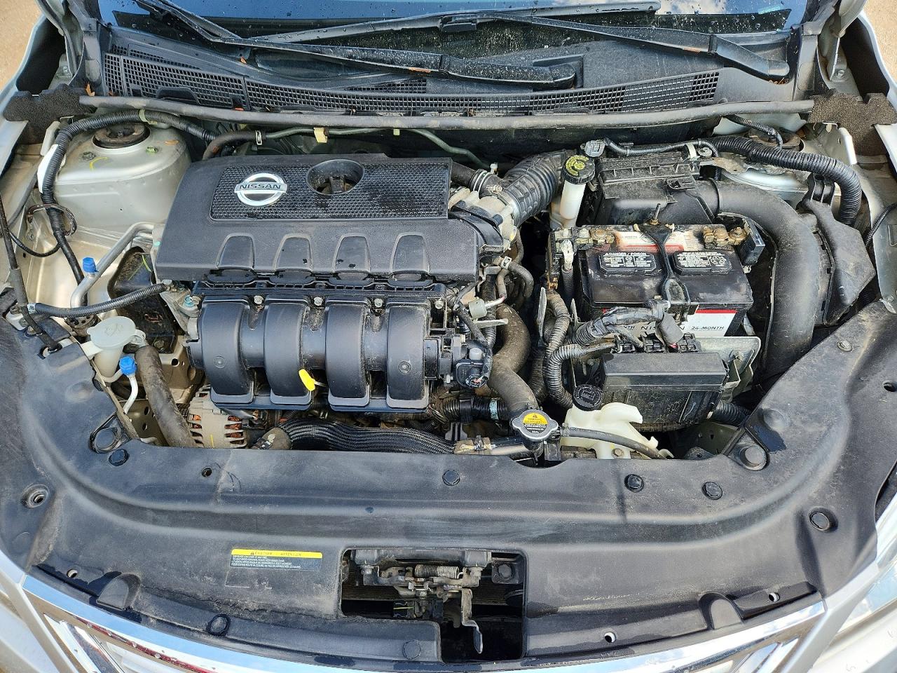 2015 Nissan Sentra S Серебряный vin: 3N1AB7AP6FY288210