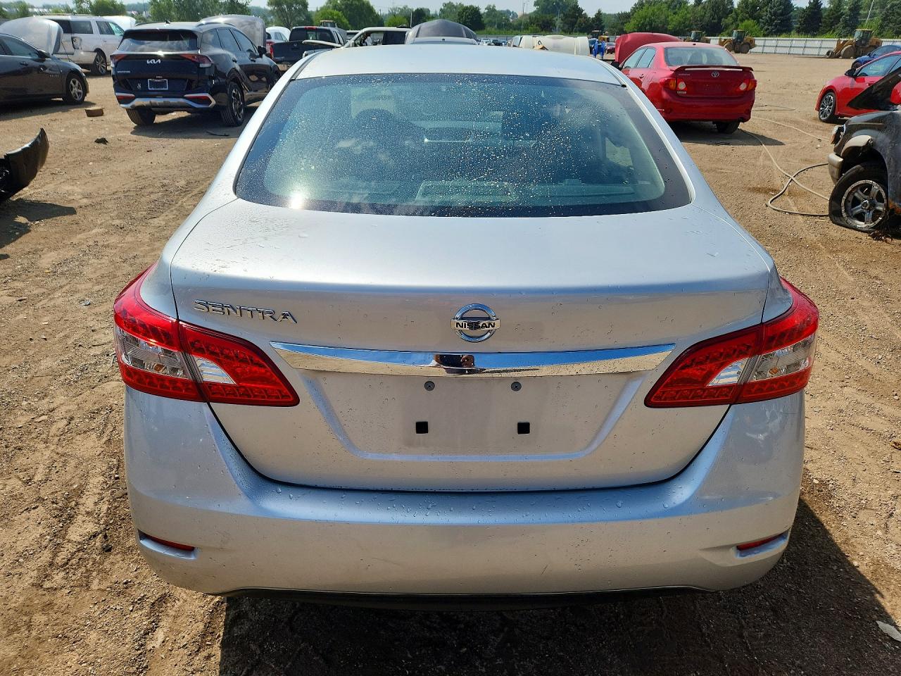 2015 Nissan Sentra S Серебряный vin: 3N1AB7AP6FY288210