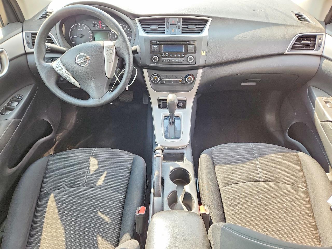 2015 Nissan Sentra S Серебряный vin: 3N1AB7AP6FY288210