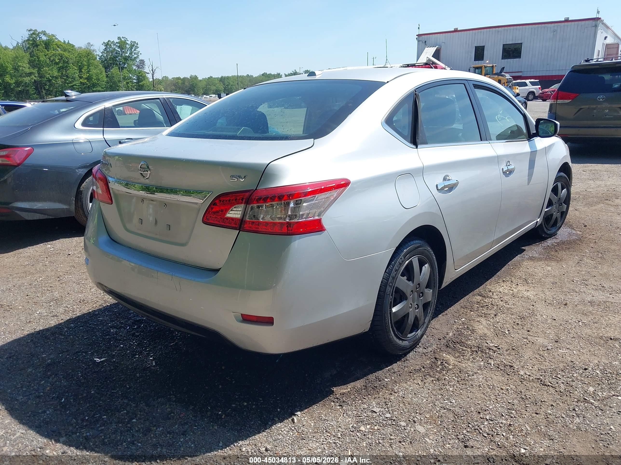 2015 Nissan Sentra Sv Серебряный vin: 3N1AB7AP6FY304907