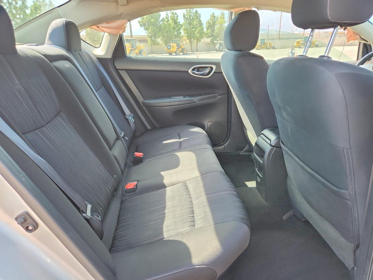 2018 Nissan Sentra Sv Gray vin: 3N1AB7AP6JY249111