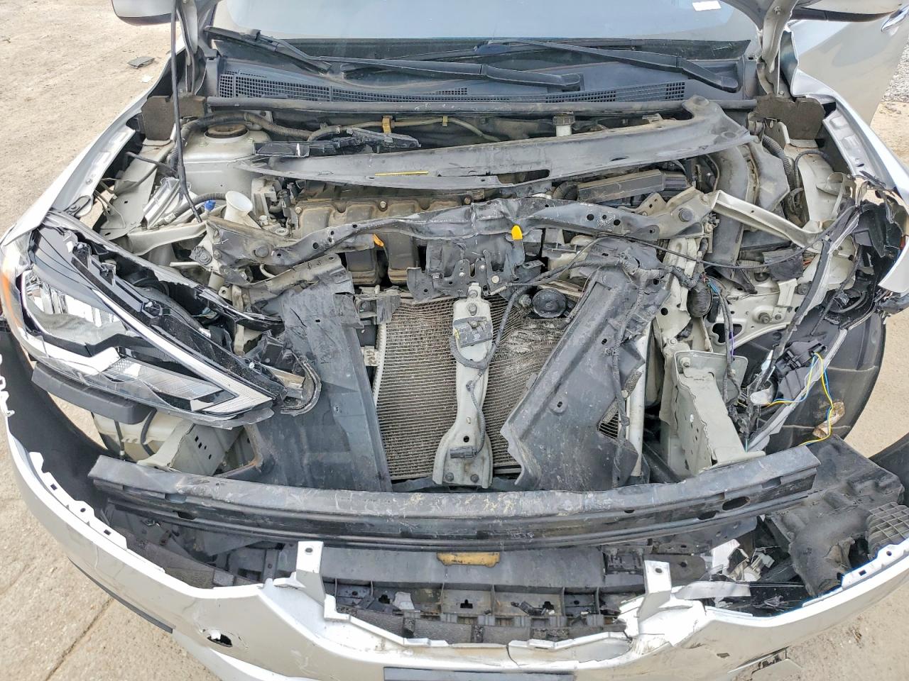 2019 Nissan Sentra Sv Silver vin: 3N1AB7AP6KY318591