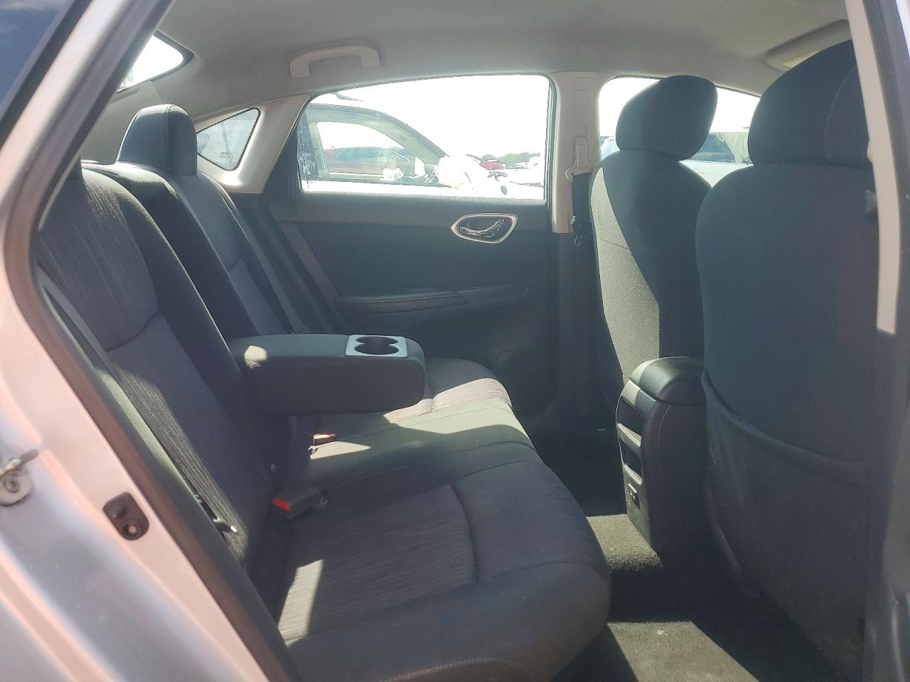 2019 Nissan Sentra Sv Silver vin: 3N1AB7AP6KY353972