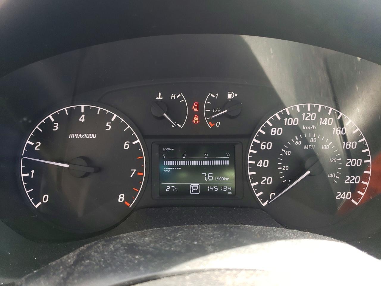 2013 Nissan Sentra S Серебряный vin: 3N1AB7AP7DL637241