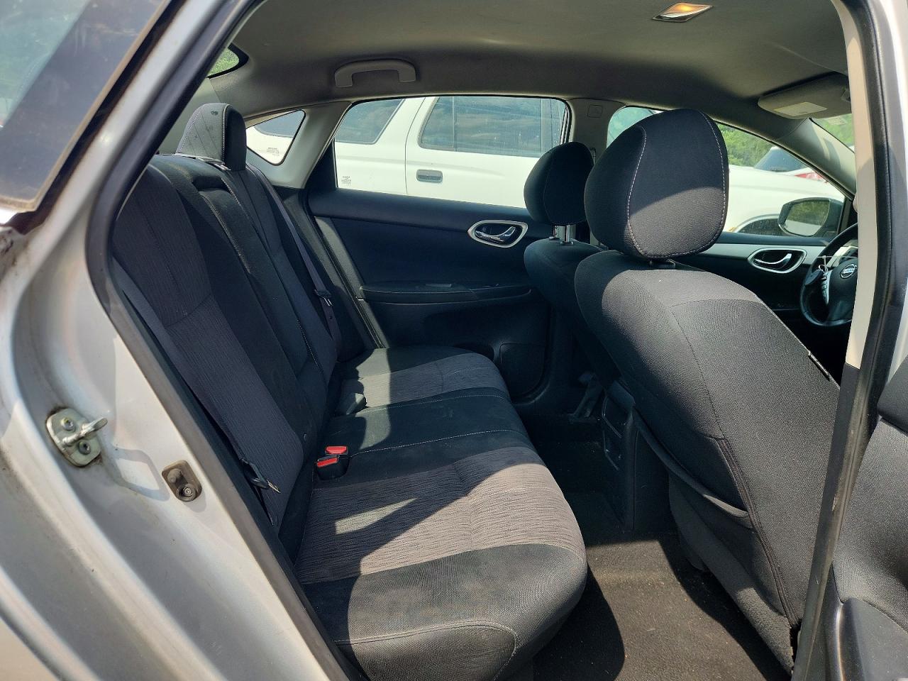 2015 Nissan Sentra Sv Silver vin: 3N1AB7AP7FL643396