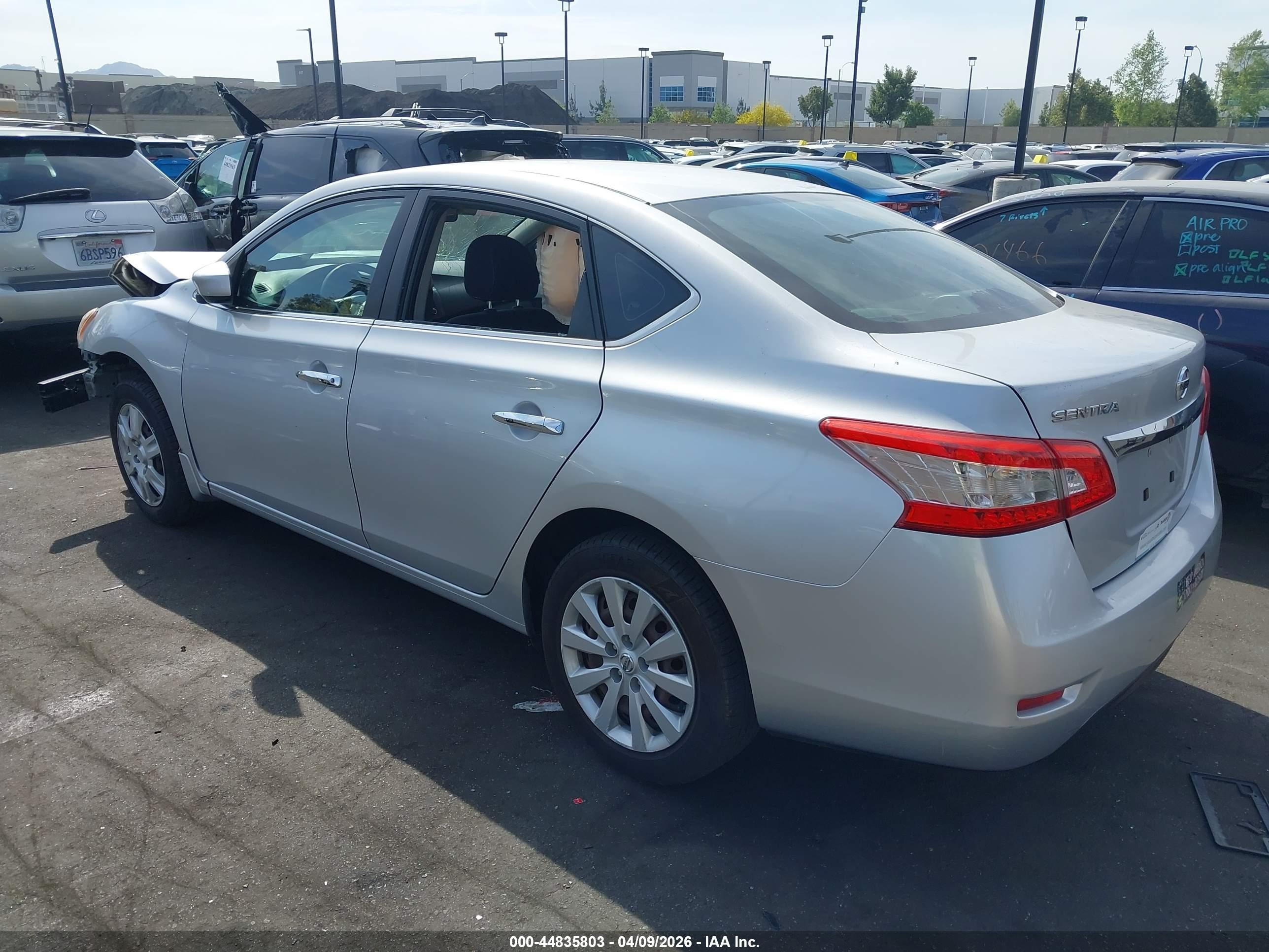 2015 Nissan Sentra S Серебряный vin: 3N1AB7AP7FY215525