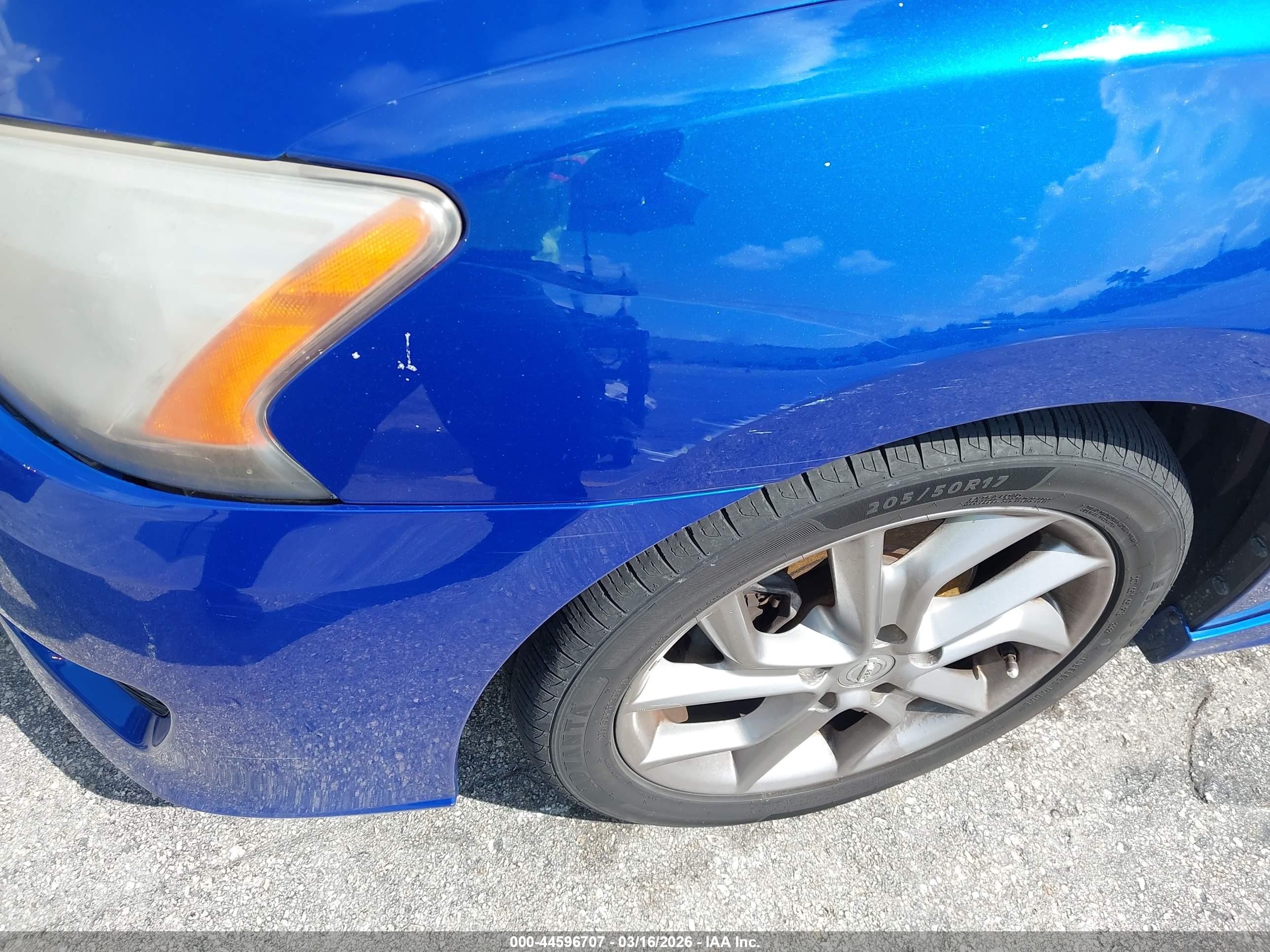 2015 Nissan Sentra Sr Blue vin: 3N1AB7AP7FY218408