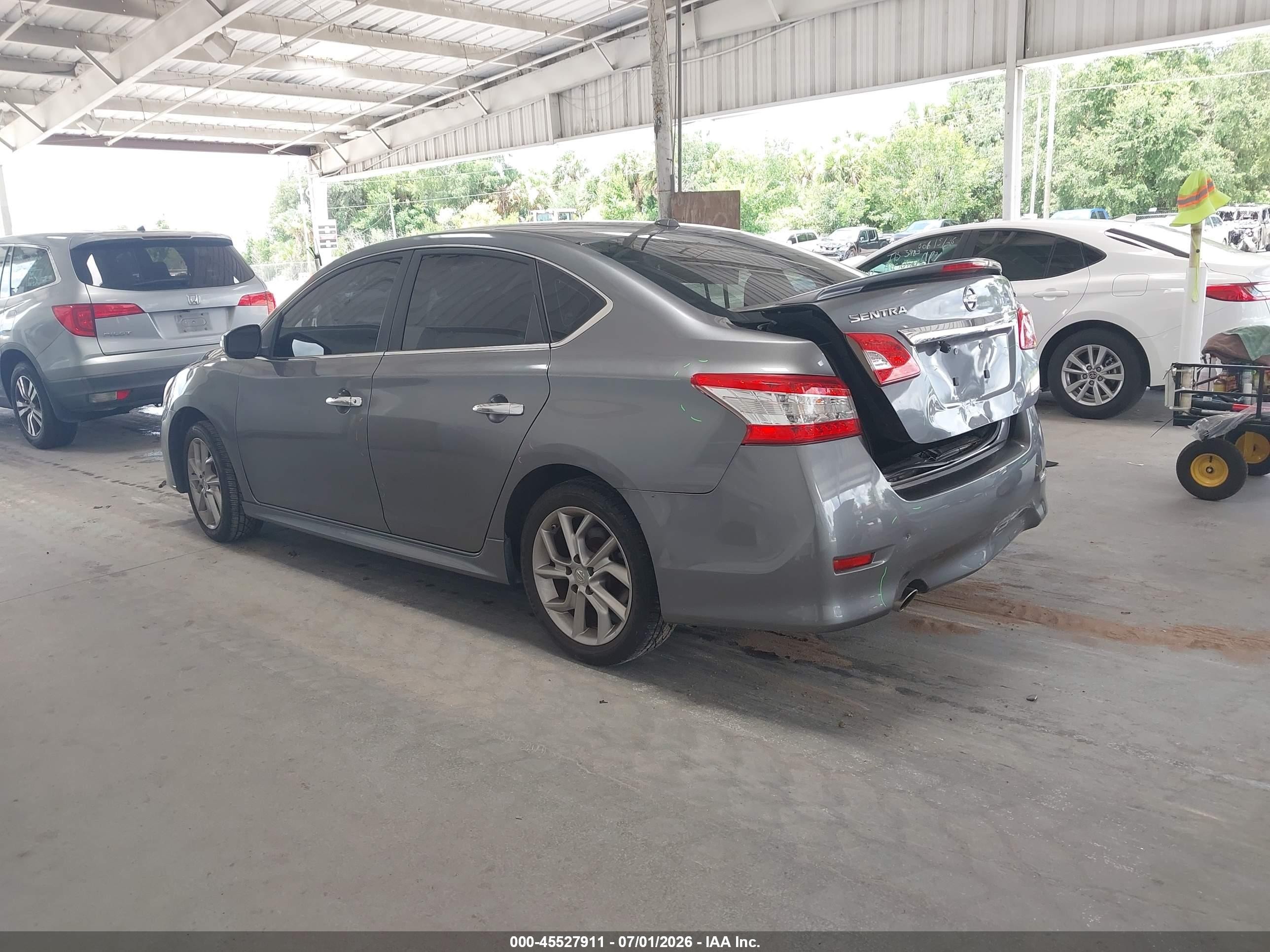 2015 Nissan Sentra Sr Gray vin: 3N1AB7AP7FY225469