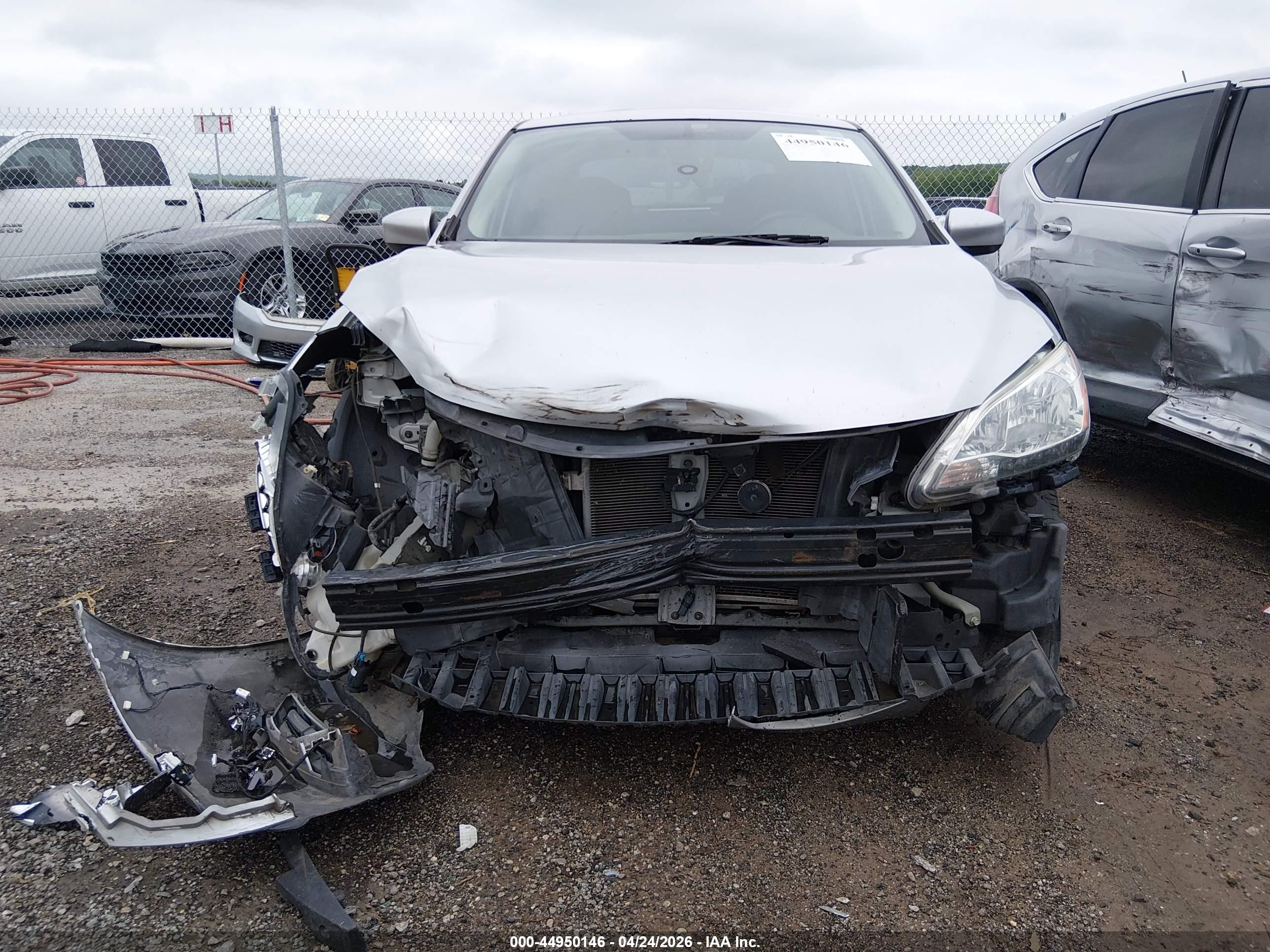 2015 Nissan Sentra Sv Серебряный vin: 3N1AB7AP7FY228226