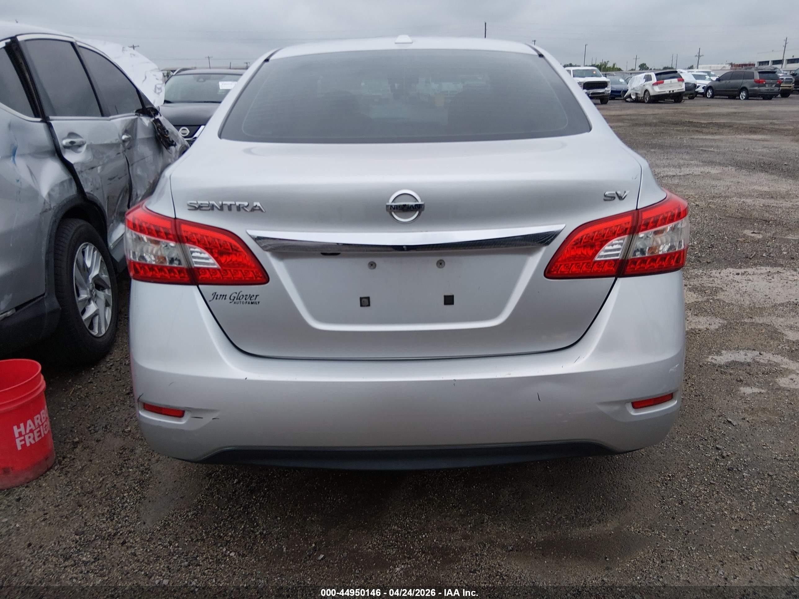 2015 Nissan Sentra Sv Серебряный vin: 3N1AB7AP7FY228226