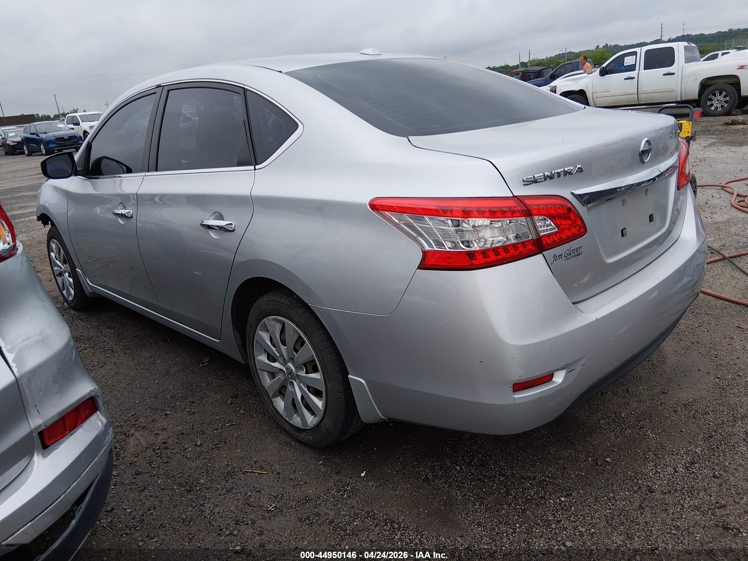 2015 Nissan Sentra Sv Серебряный vin: 3N1AB7AP7FY228226