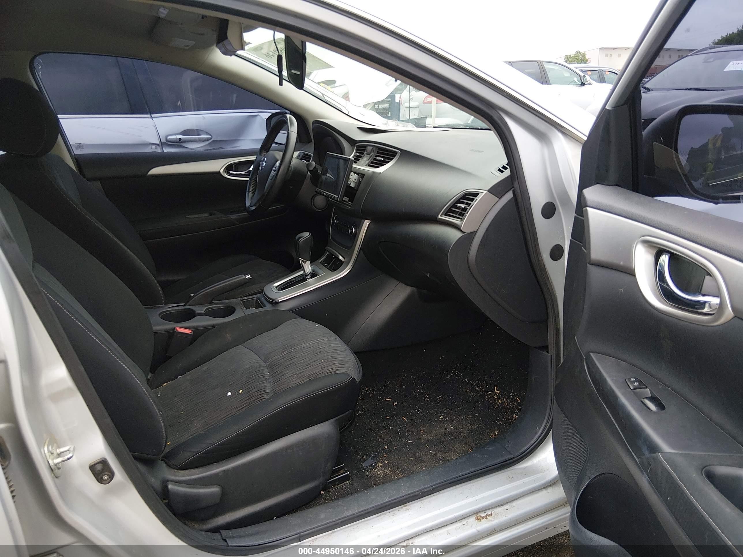 2015 Nissan Sentra Sv Серебряный vin: 3N1AB7AP7FY228226