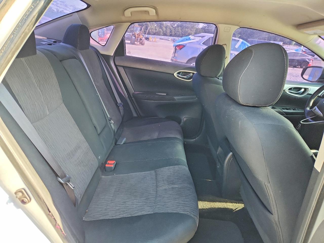 2015 Nissan Sentra Sv Silver vin: 3N1AB7AP7FY264398