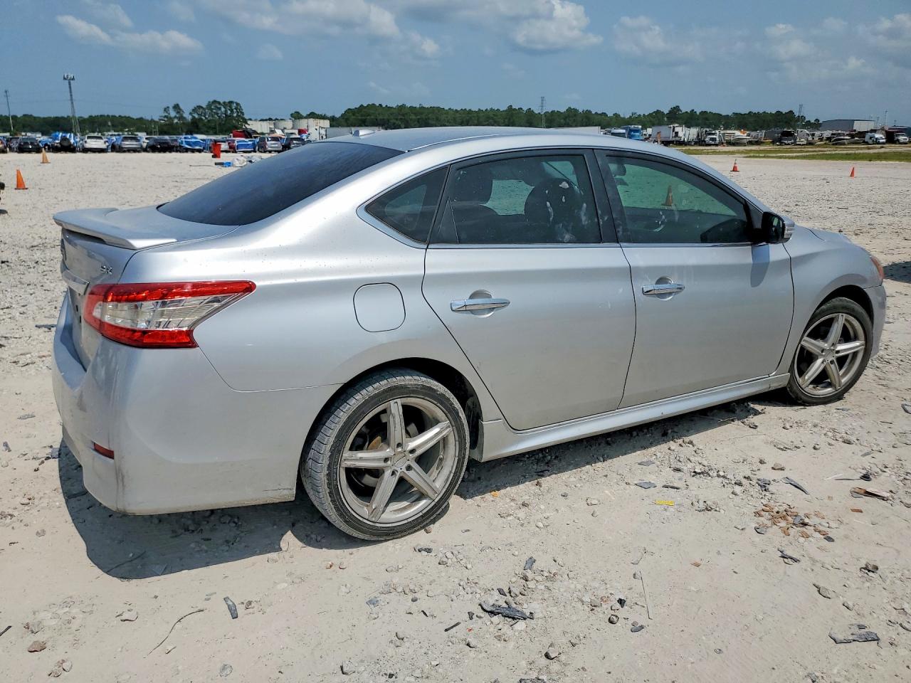 2015 Nissan Sentra Sr Серебряный vin: 3N1AB7AP7FY293478
