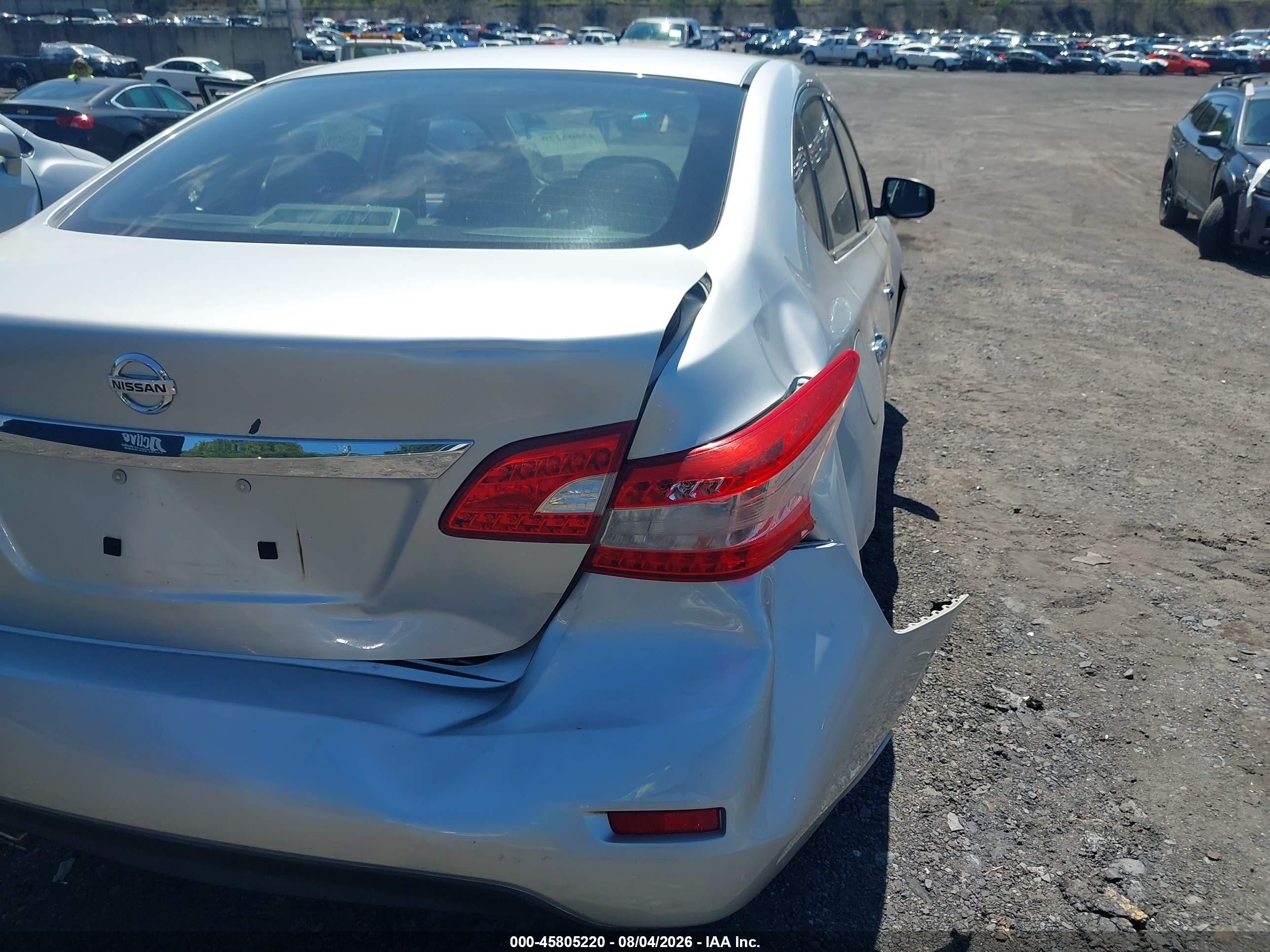 2015 Nissan Sentra S Серебряный vin: 3N1AB7AP7FY378563