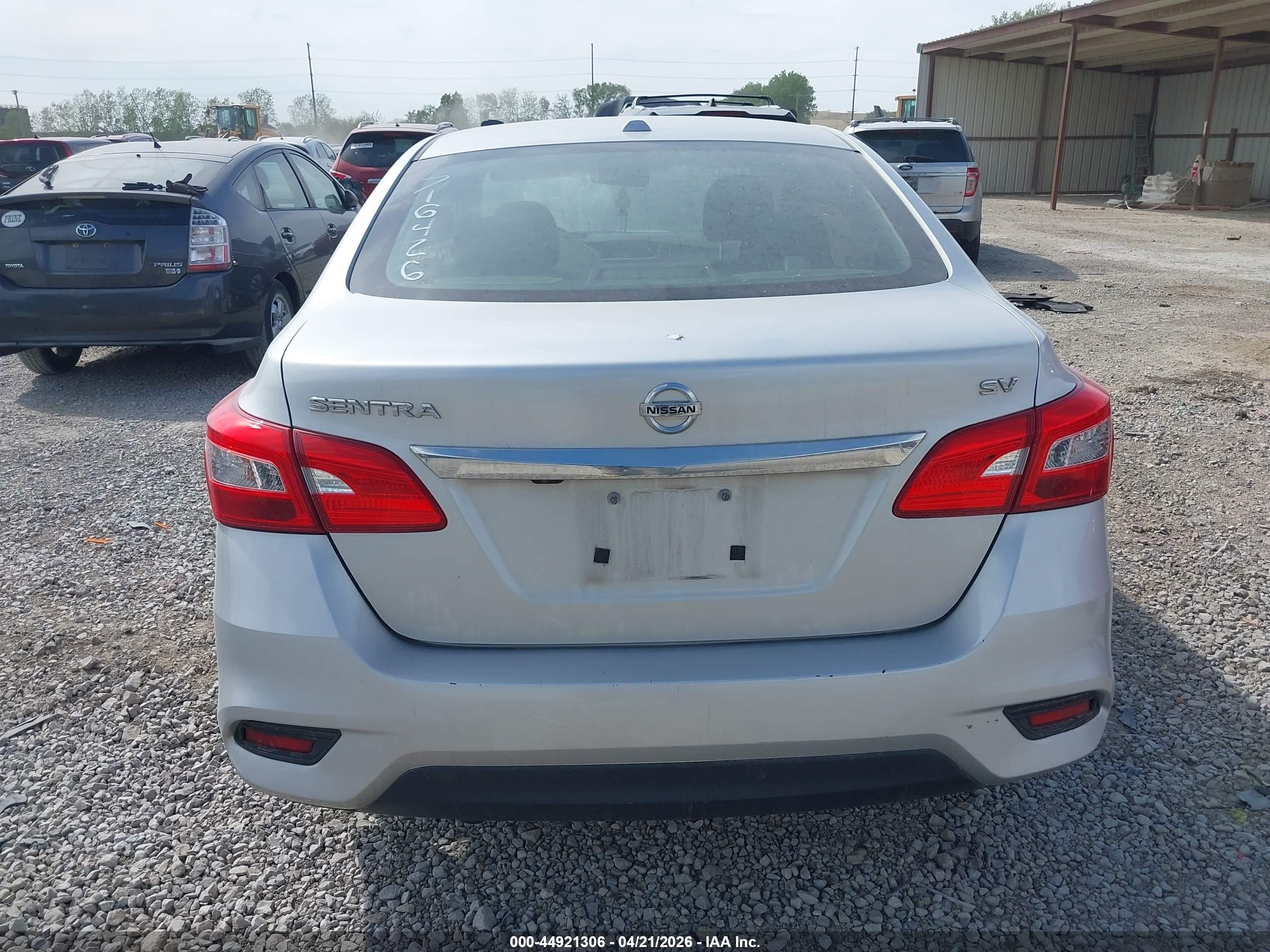 2017 Nissan Sentra Sv Silver vin: 3N1AB7AP7HL716429