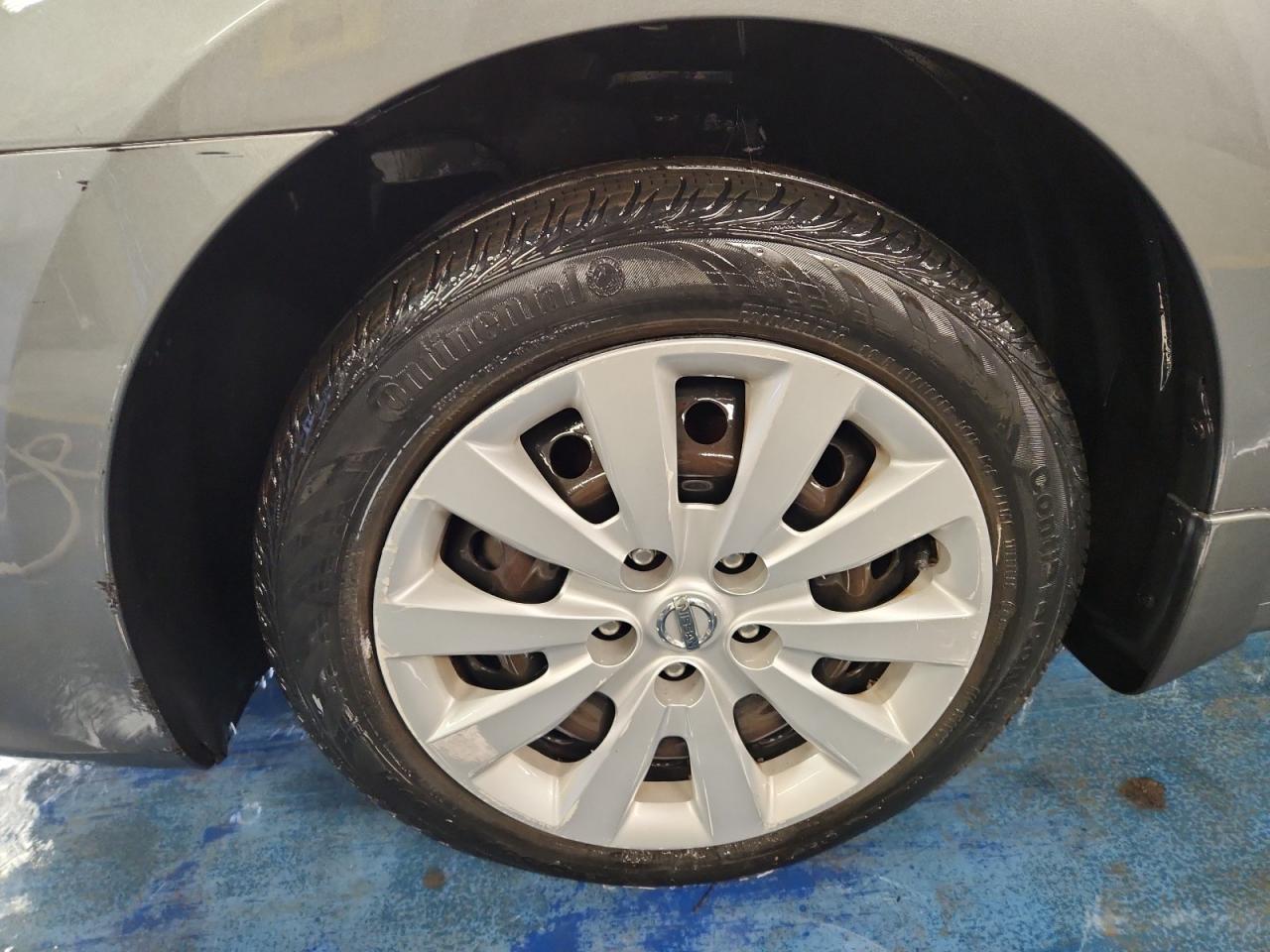 2017 Nissan Sentra Sv Gray vin: 3N1AB7AP7HY385807 Damage: Left Front Wheel Cover, Curb Rash, > 12 Inches