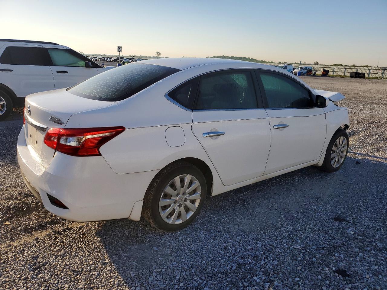 2019 Nissan Sentra S White vin: 3N1AB7AP7KY380114