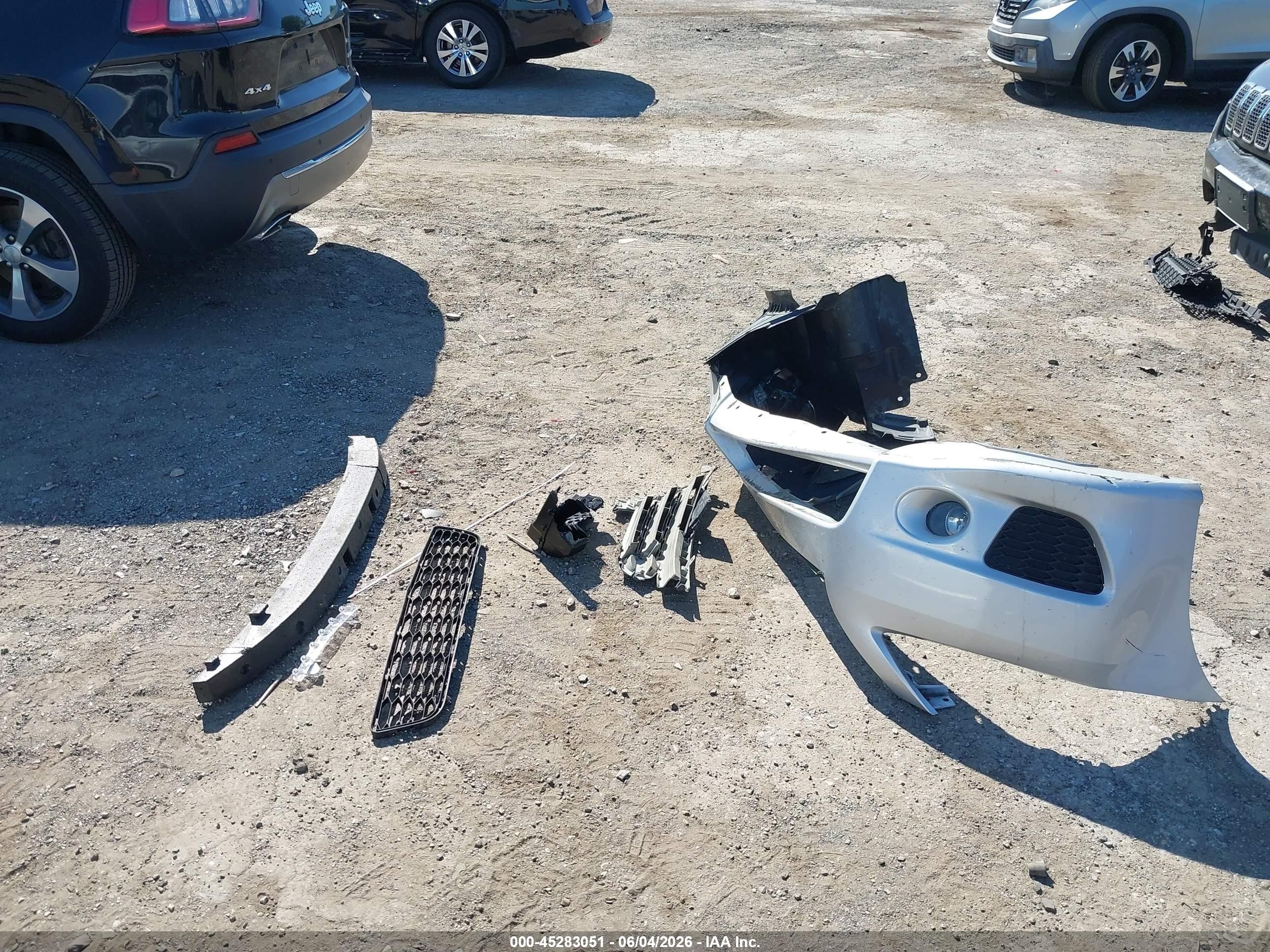 2013 Nissan Sentra Sr Серебряный vin: 3N1AB7AP8DL799248