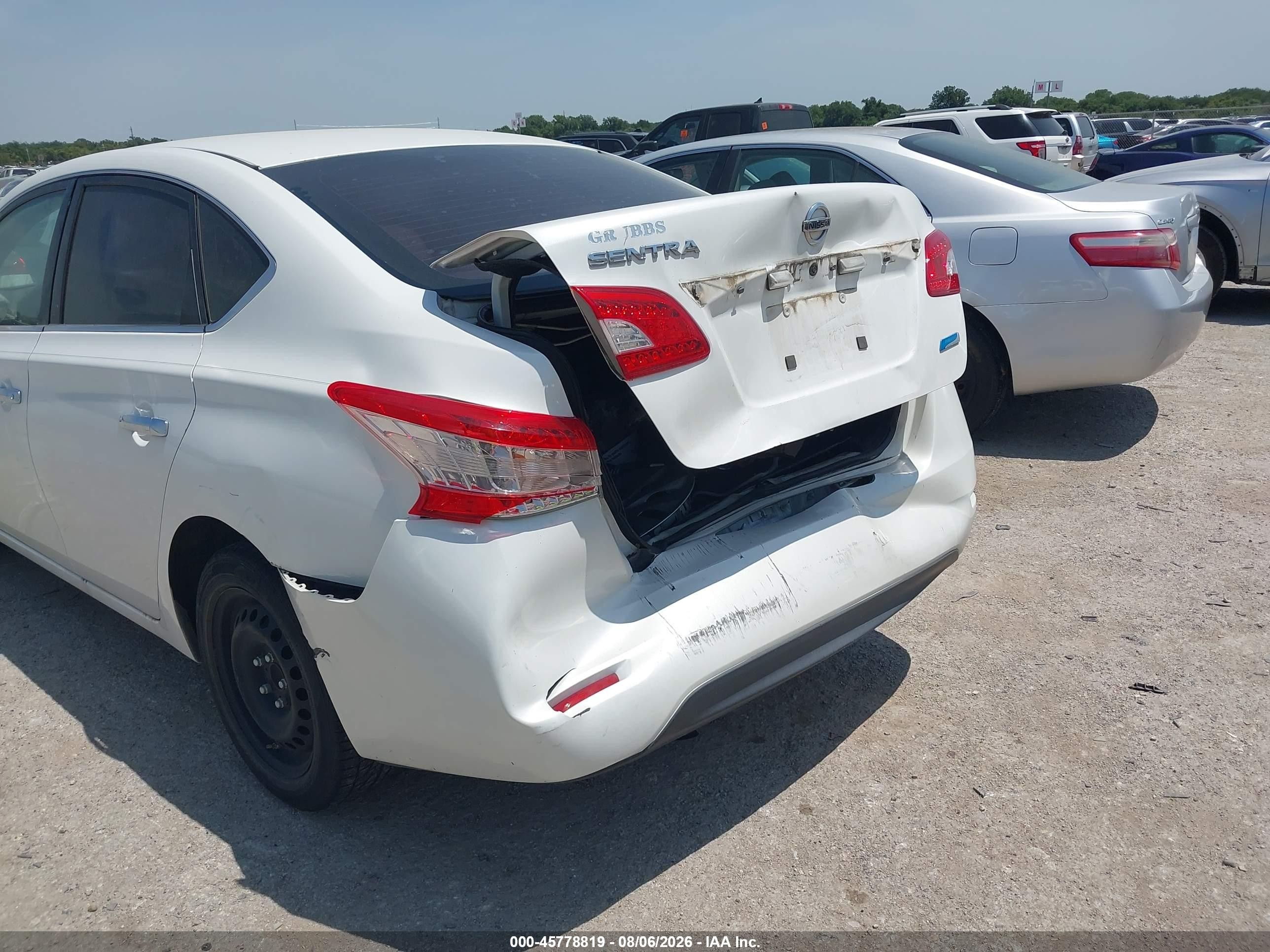 2014 Nissan Sentra S White vin: 3N1AB7AP8EL687051