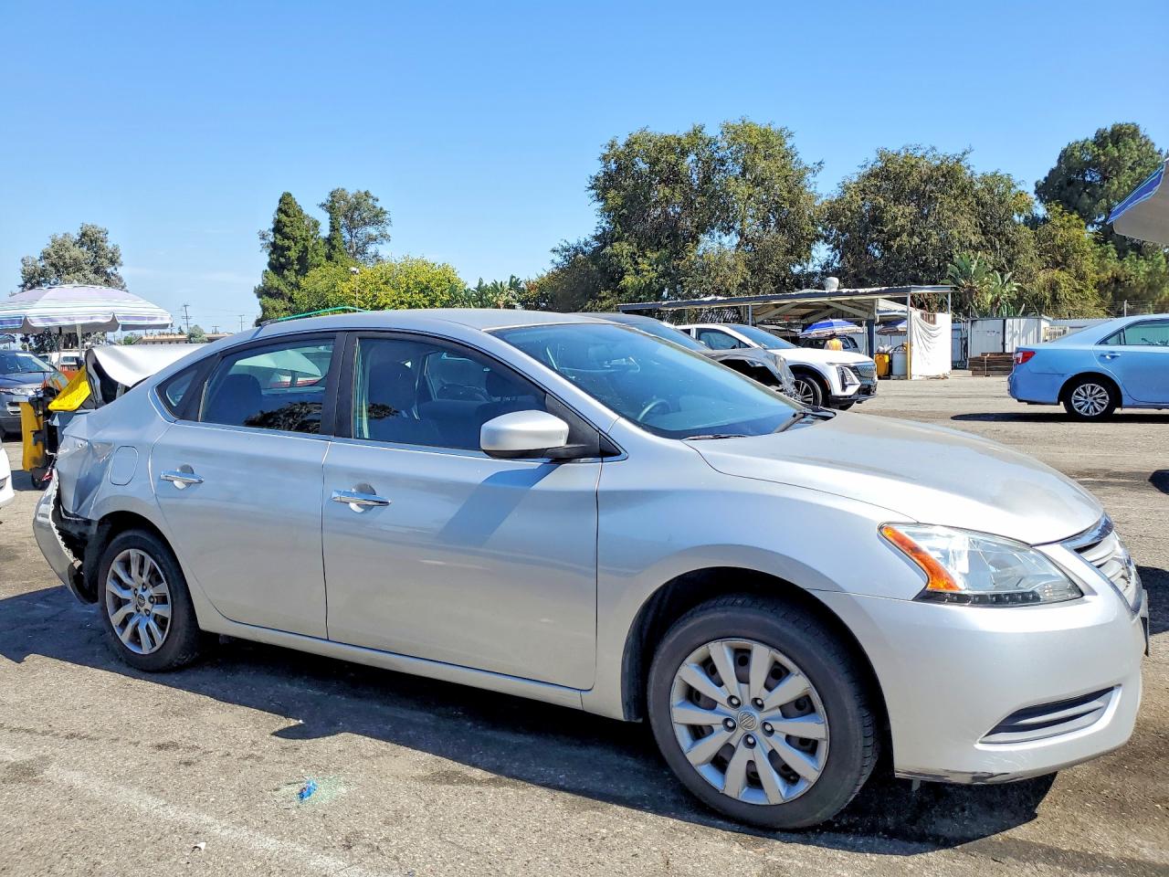 2014 Nissan Sentra S Серебряный vin: 3N1AB7AP8EY255157
