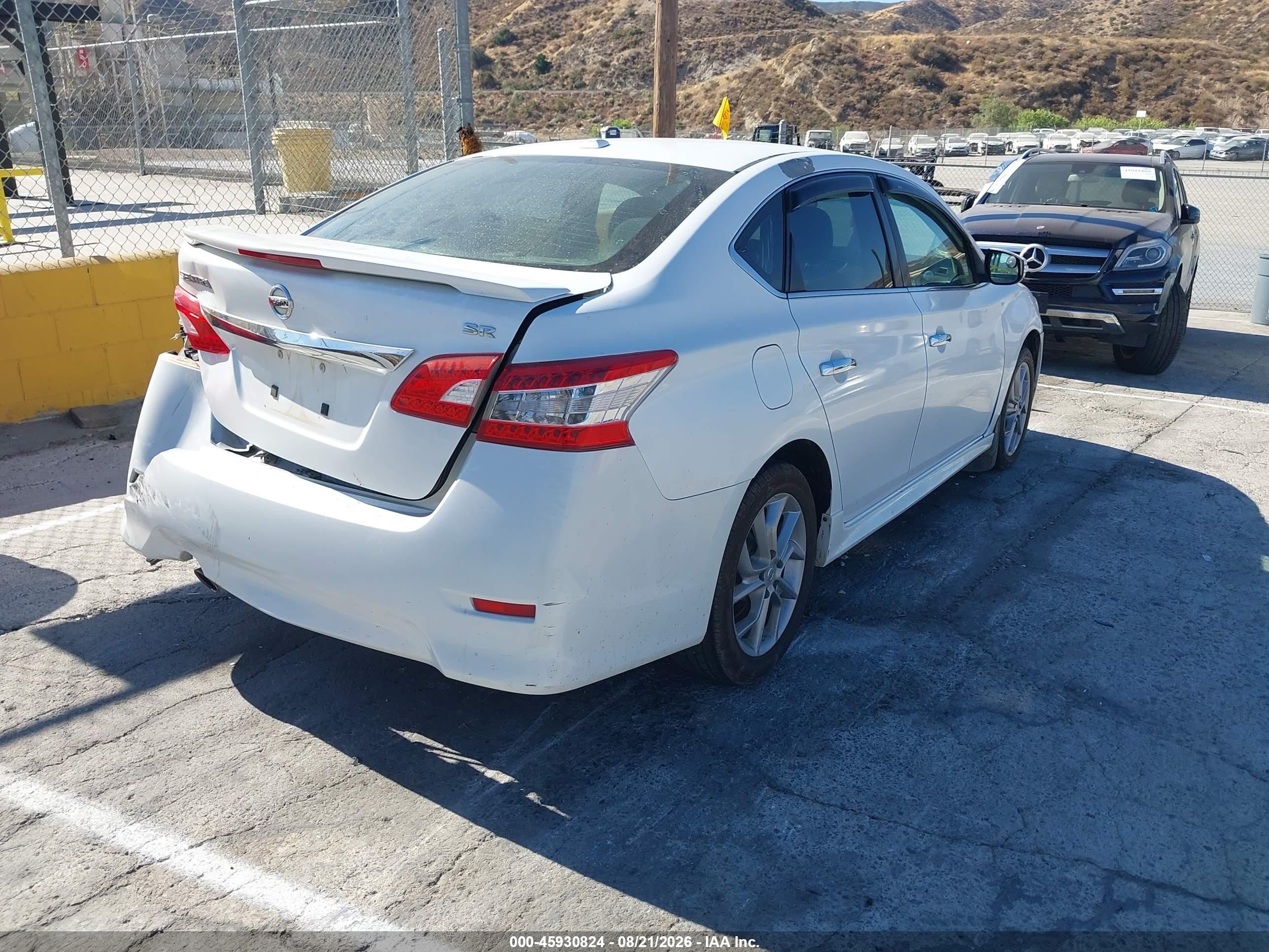 2015 Nissan Sentra Sr Белый vin: 3N1AB7AP8FY241549