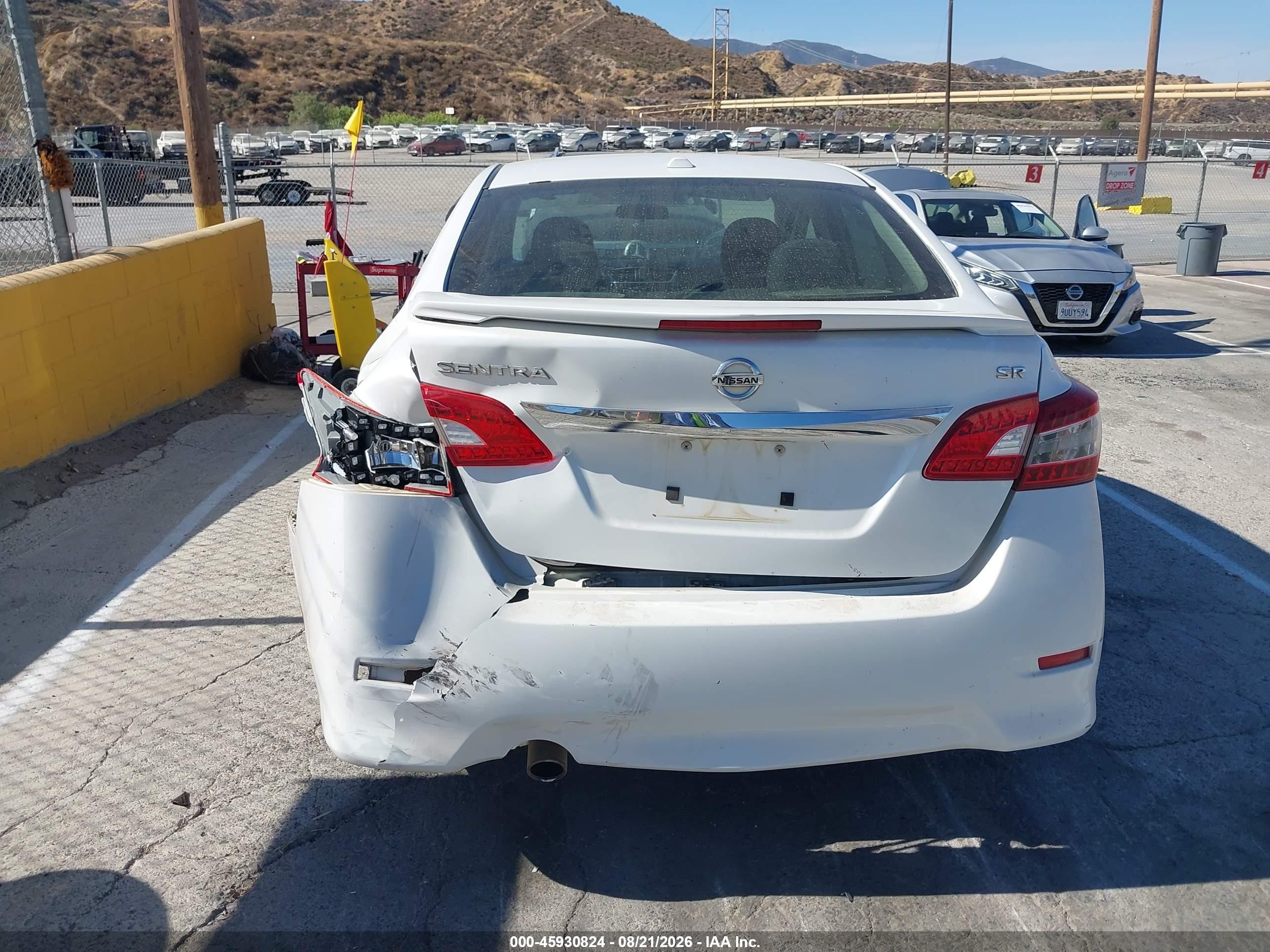 2015 Nissan Sentra Sr Белый vin: 3N1AB7AP8FY241549