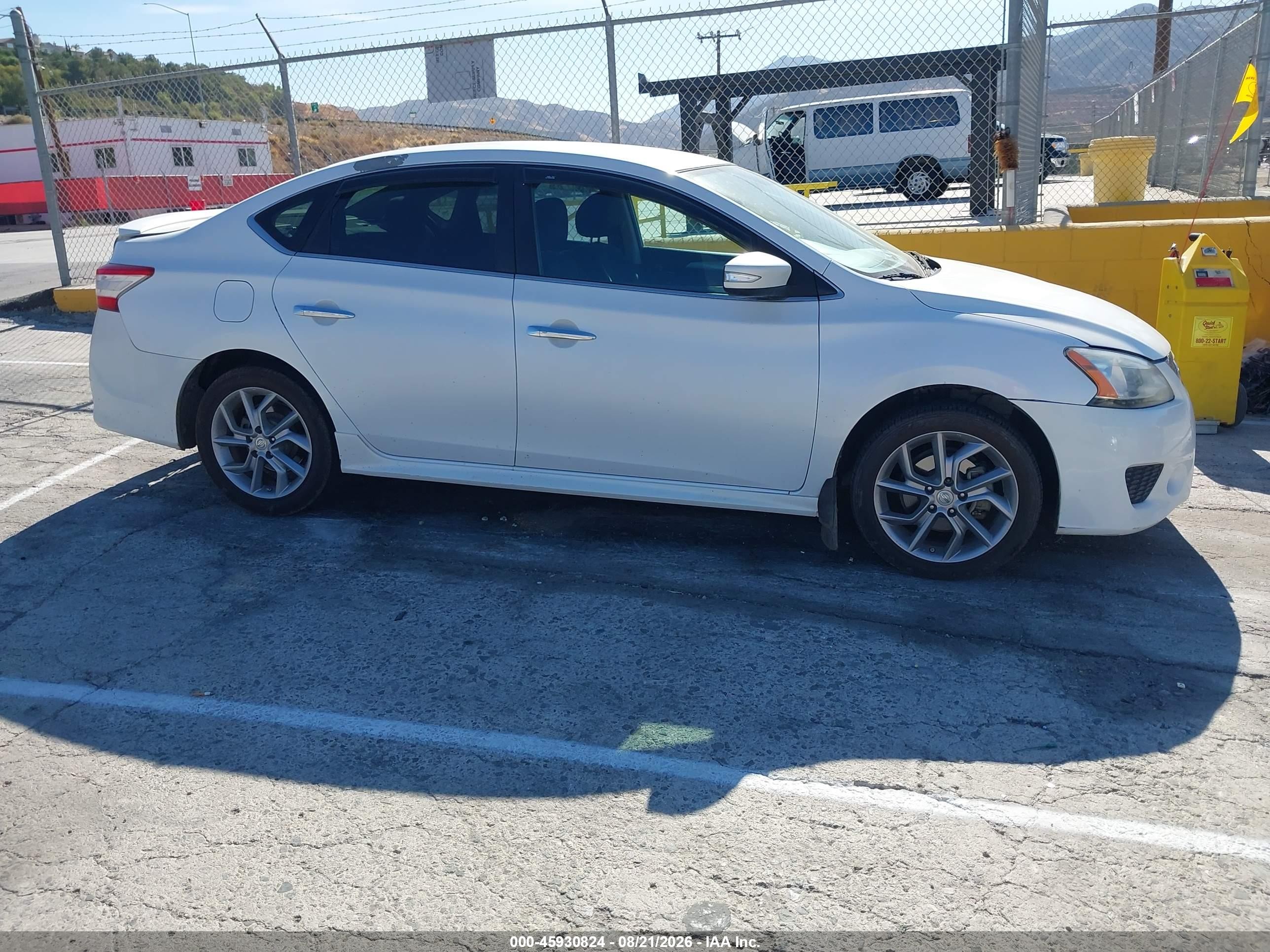 2015 Nissan Sentra Sr Белый vin: 3N1AB7AP8FY241549