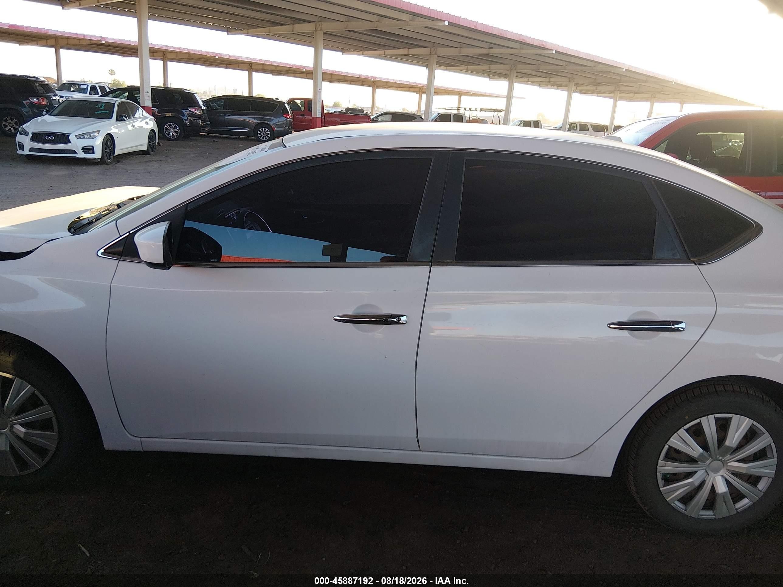 2015 Nissan Sentra   White vin: 3N1AB7AP8FY280545
