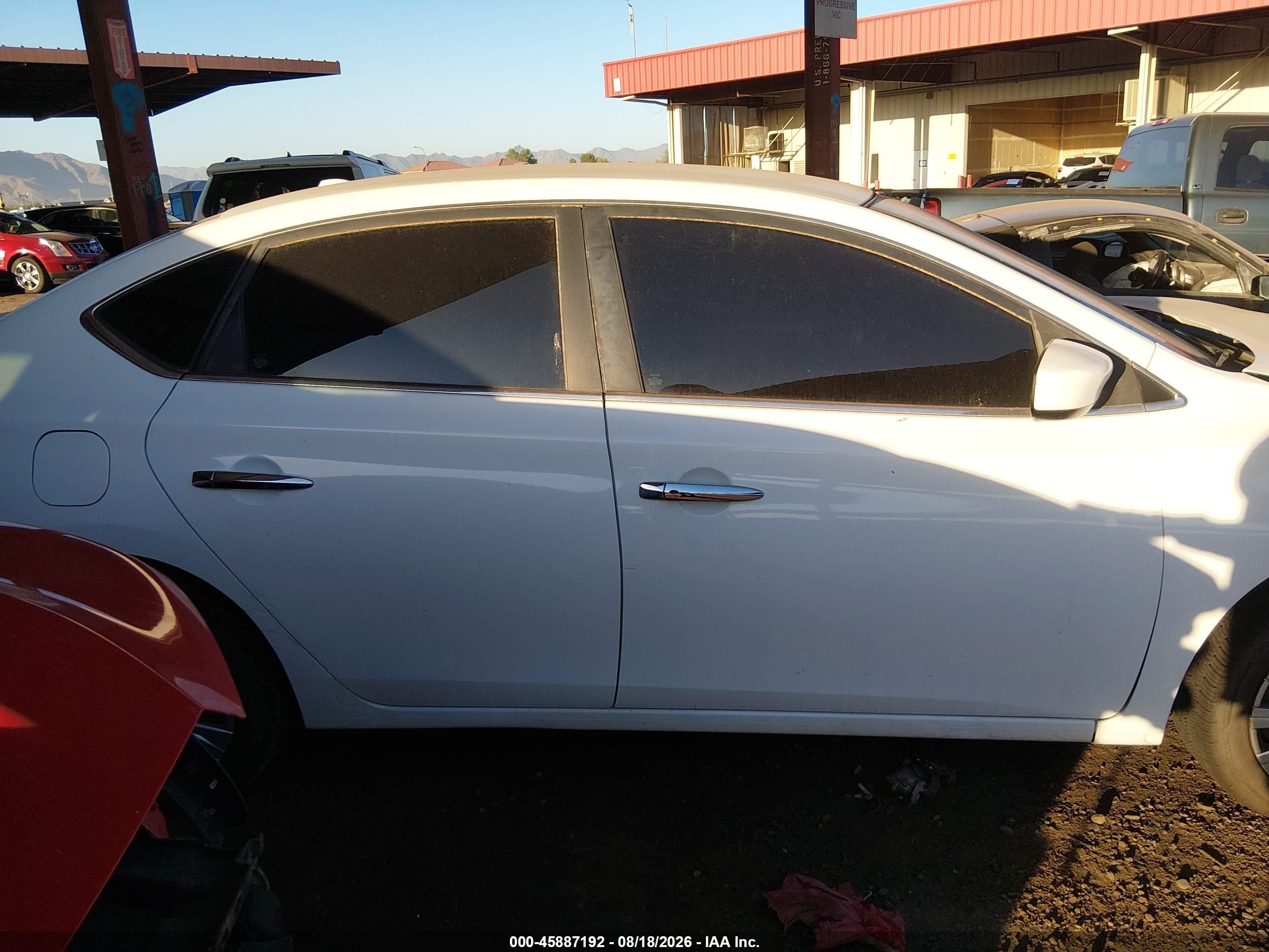 2015 Nissan Sentra   White vin: 3N1AB7AP8FY280545
