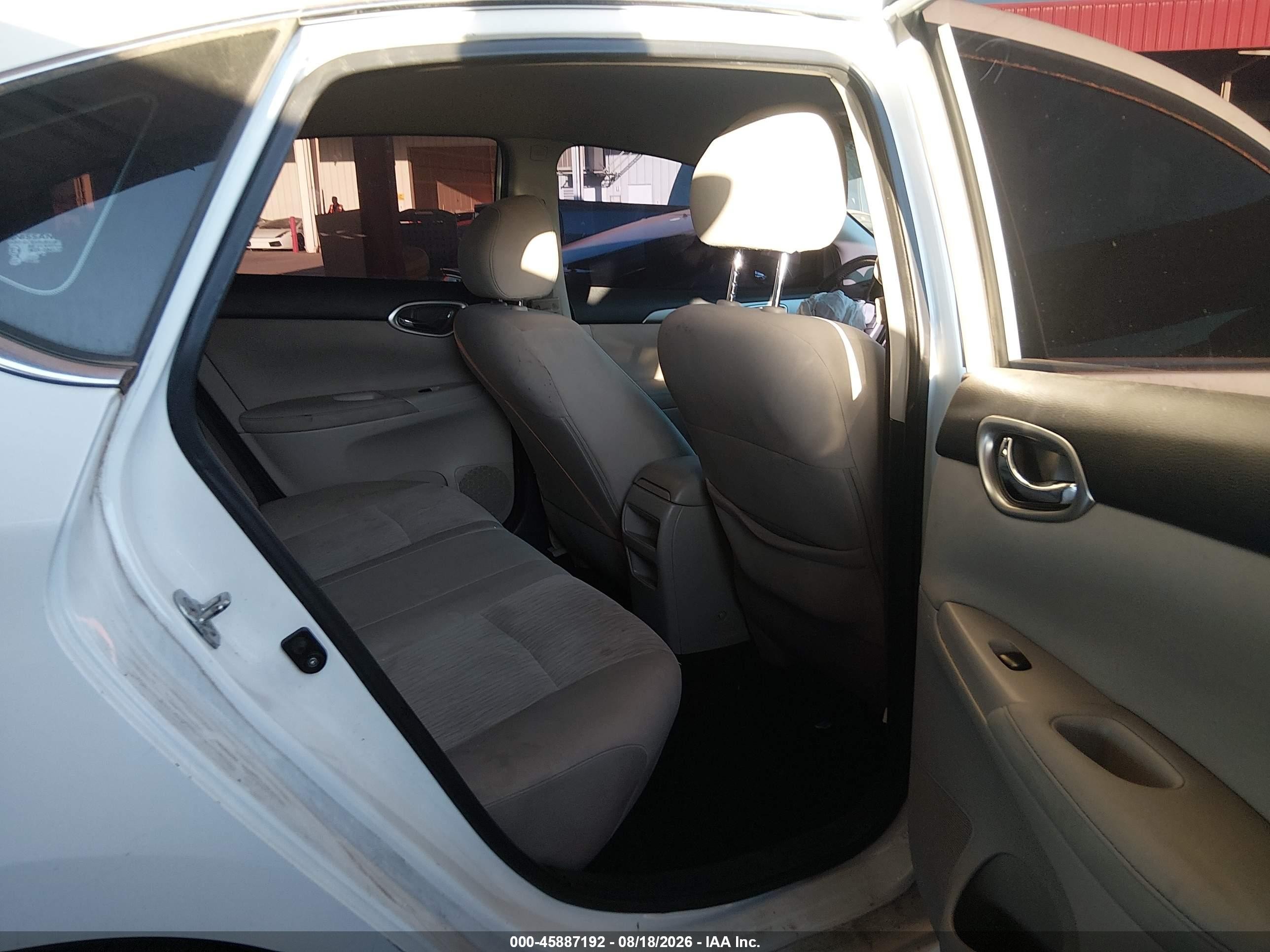 2015 Nissan Sentra   White vin: 3N1AB7AP8FY280545