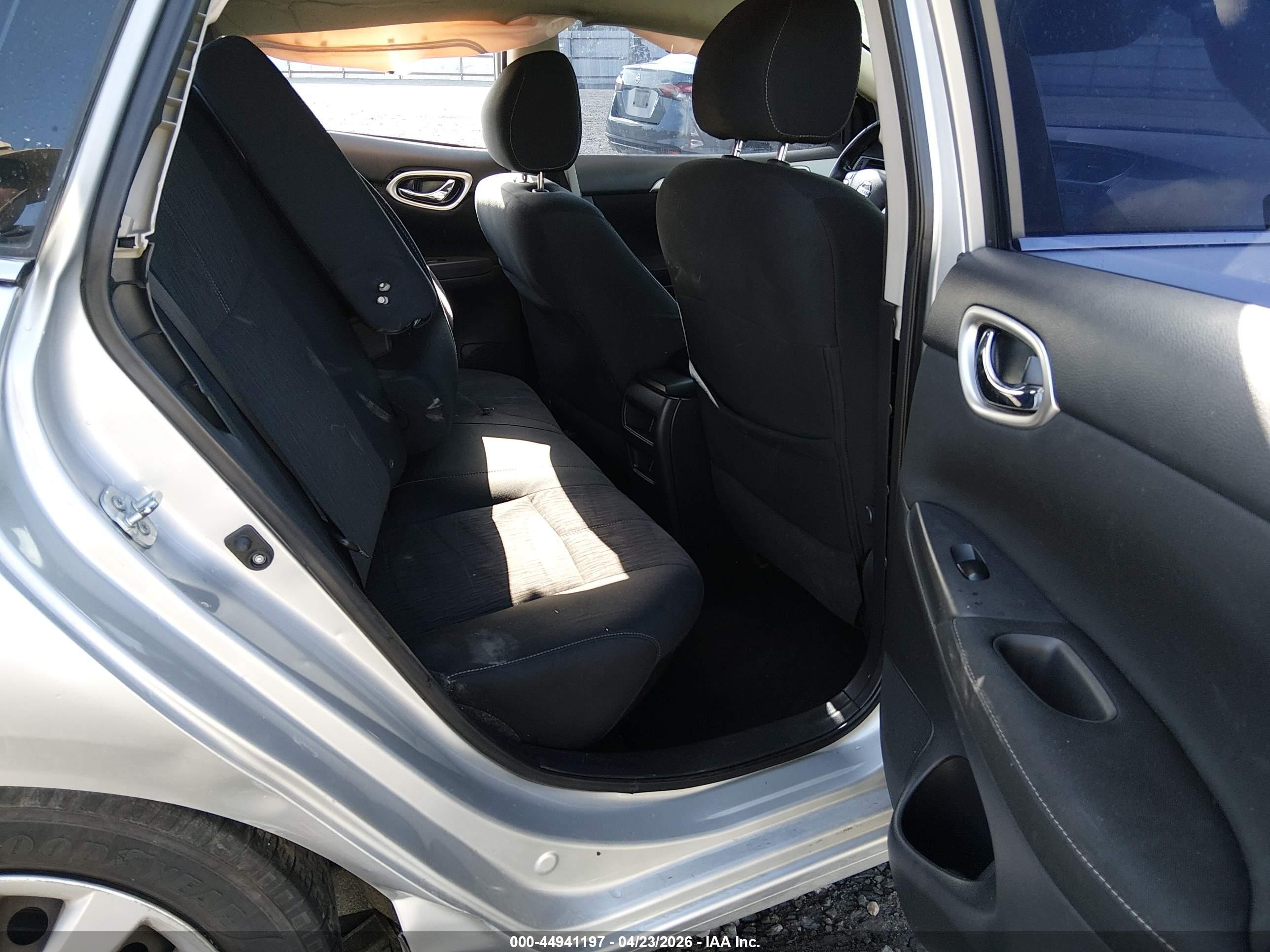 2015 Nissan Sentra Sv Silver vin: 3N1AB7AP8FY292016