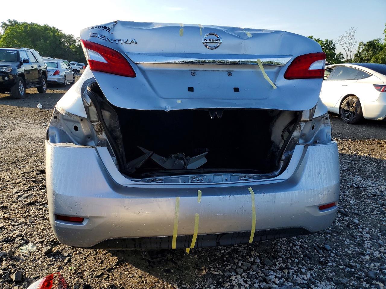 2015 Nissan Sentra S Серебряный vin: 3N1AB7AP8FY339741