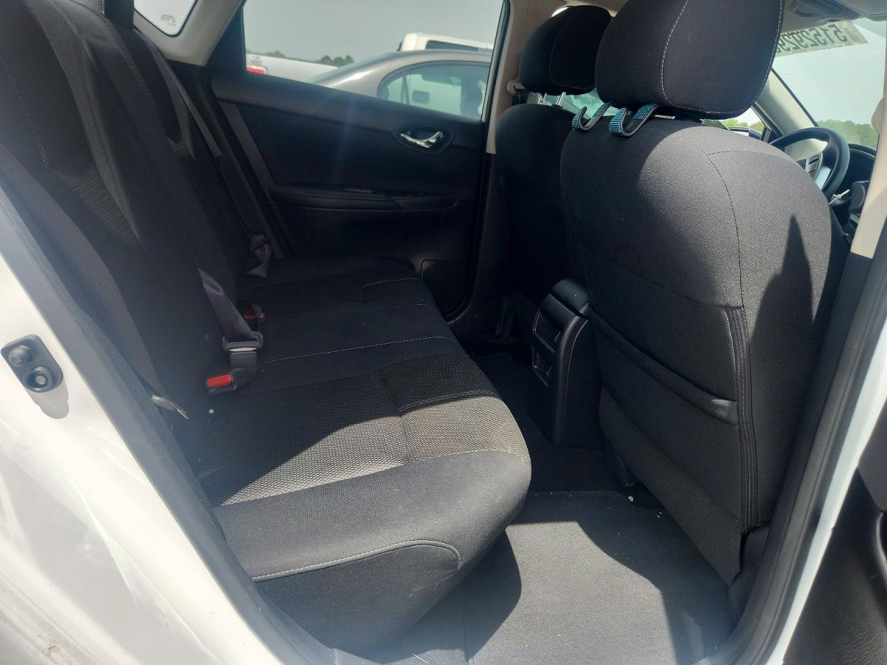 2017 Nissan Sentra S White vin: 3N1AB7AP8HY230151
