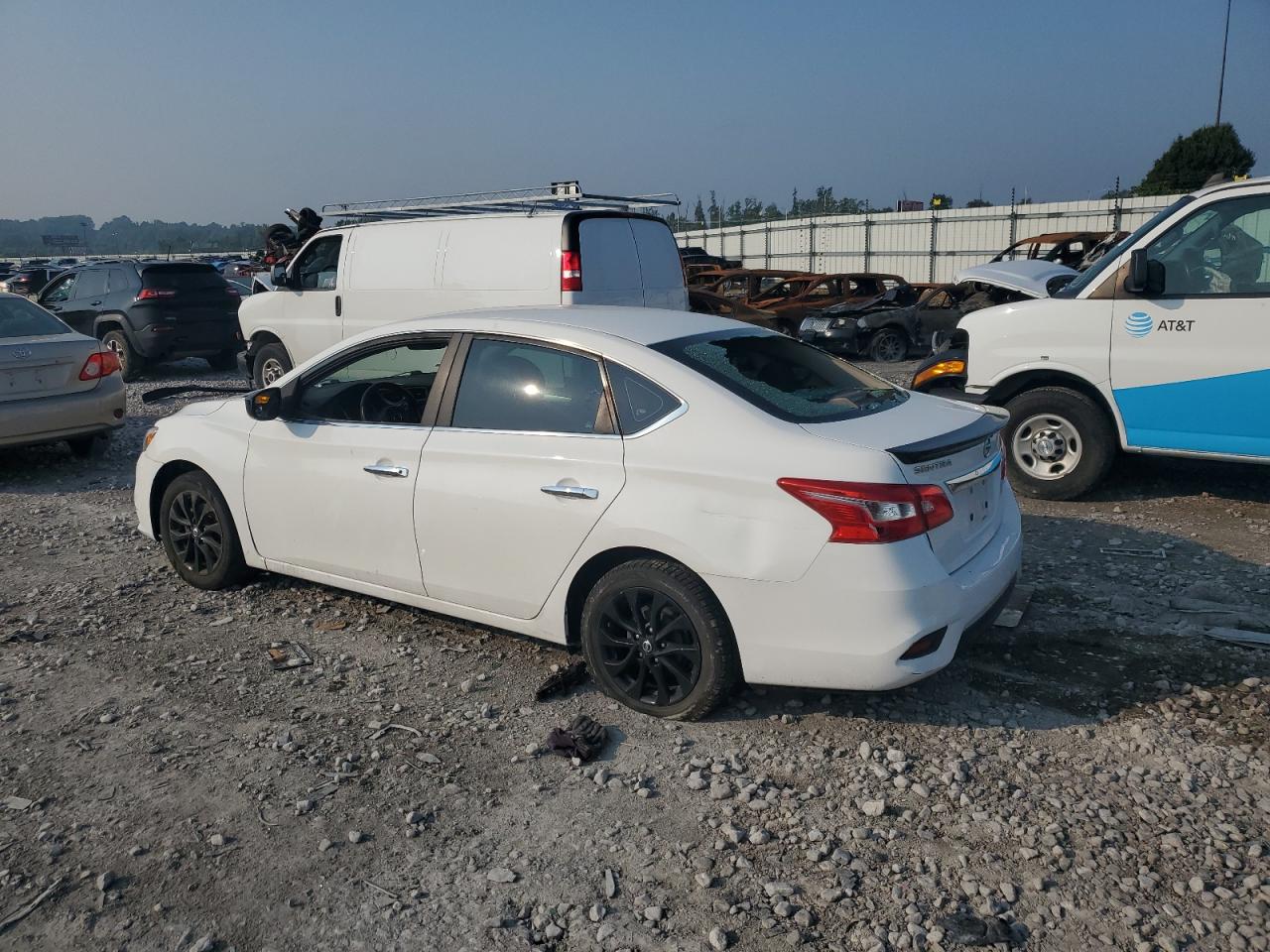 2018 Nissan Sentra S White vin: 3N1AB7AP8JY232309
