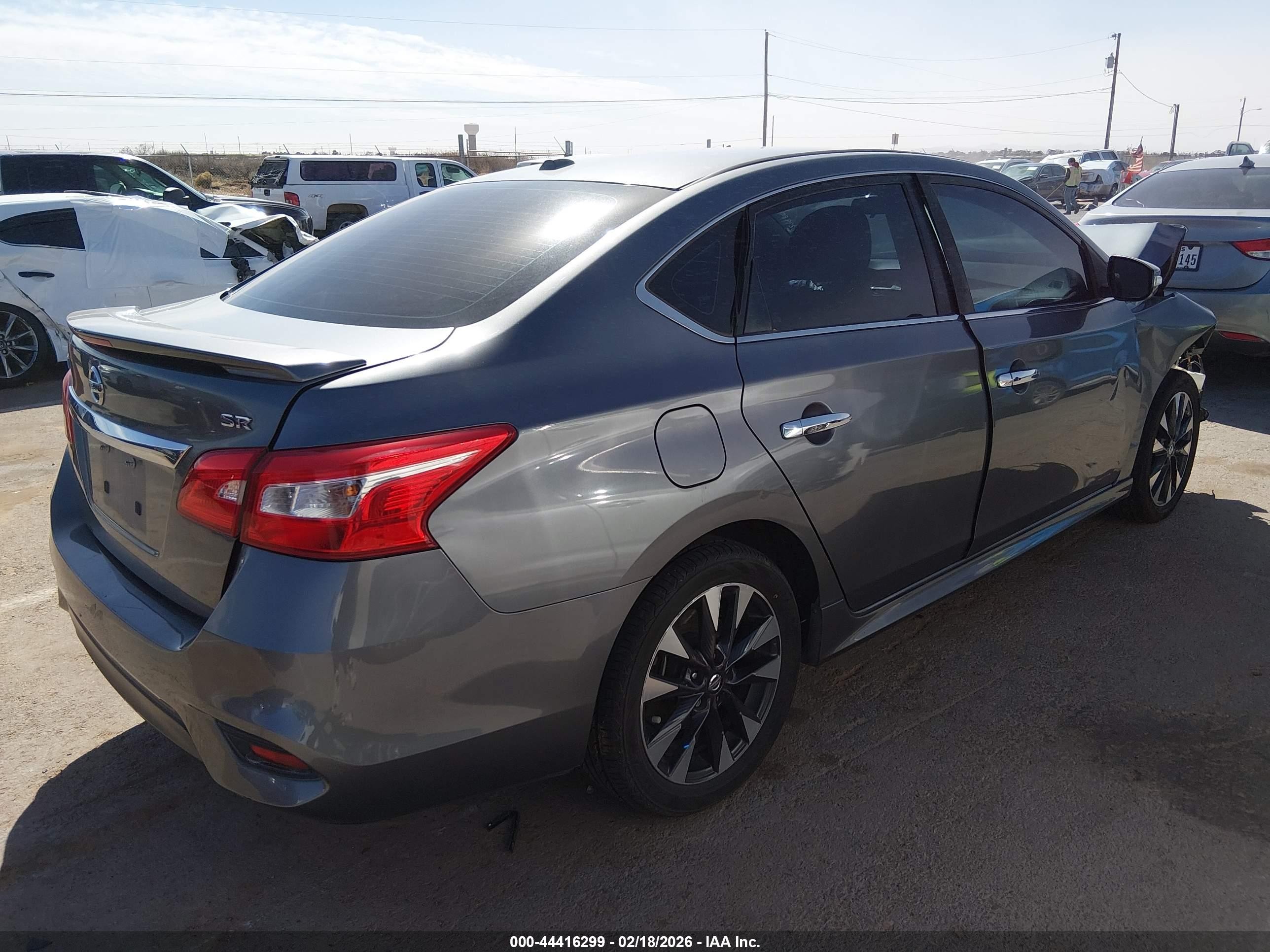 2018 Nissan Sentra Sr Серый vin: 3N1AB7AP8JY268243