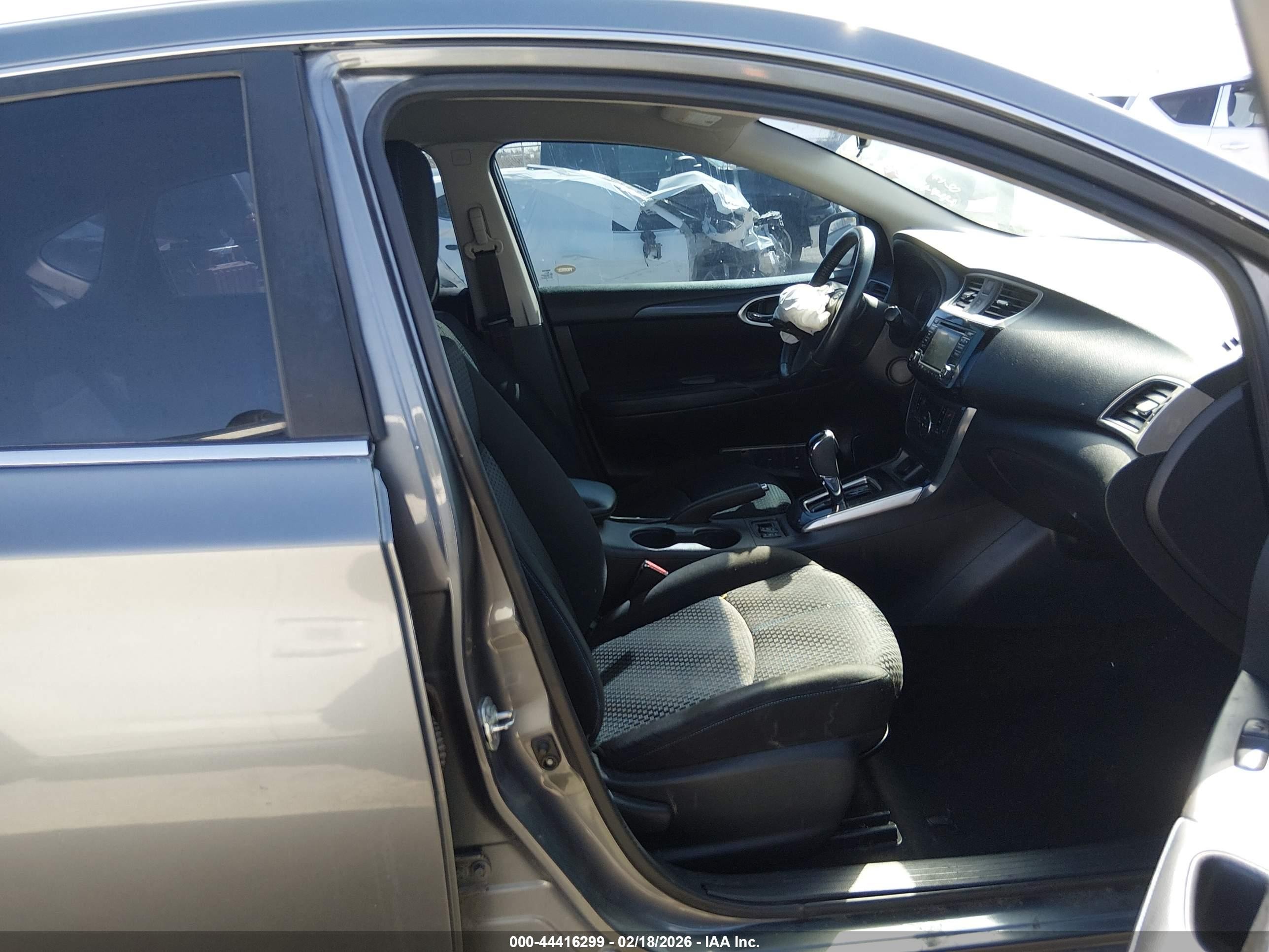 2018 Nissan Sentra Sr Серый vin: 3N1AB7AP8JY268243