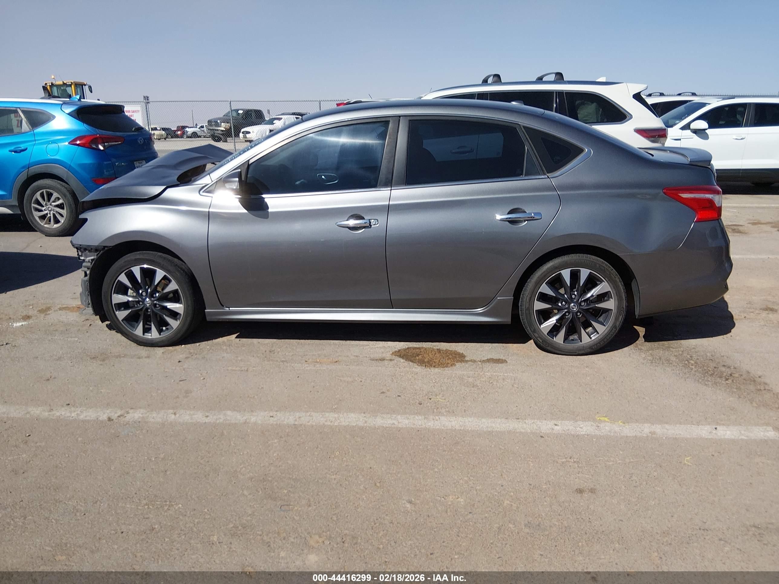 2018 Nissan Sentra Sr Серый vin: 3N1AB7AP8JY268243
