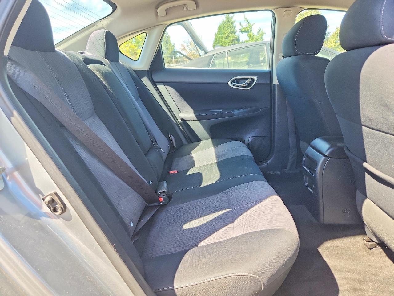 2014 Nissan Sentra Sv Silver vin: 3N1AB7AP9EL668153