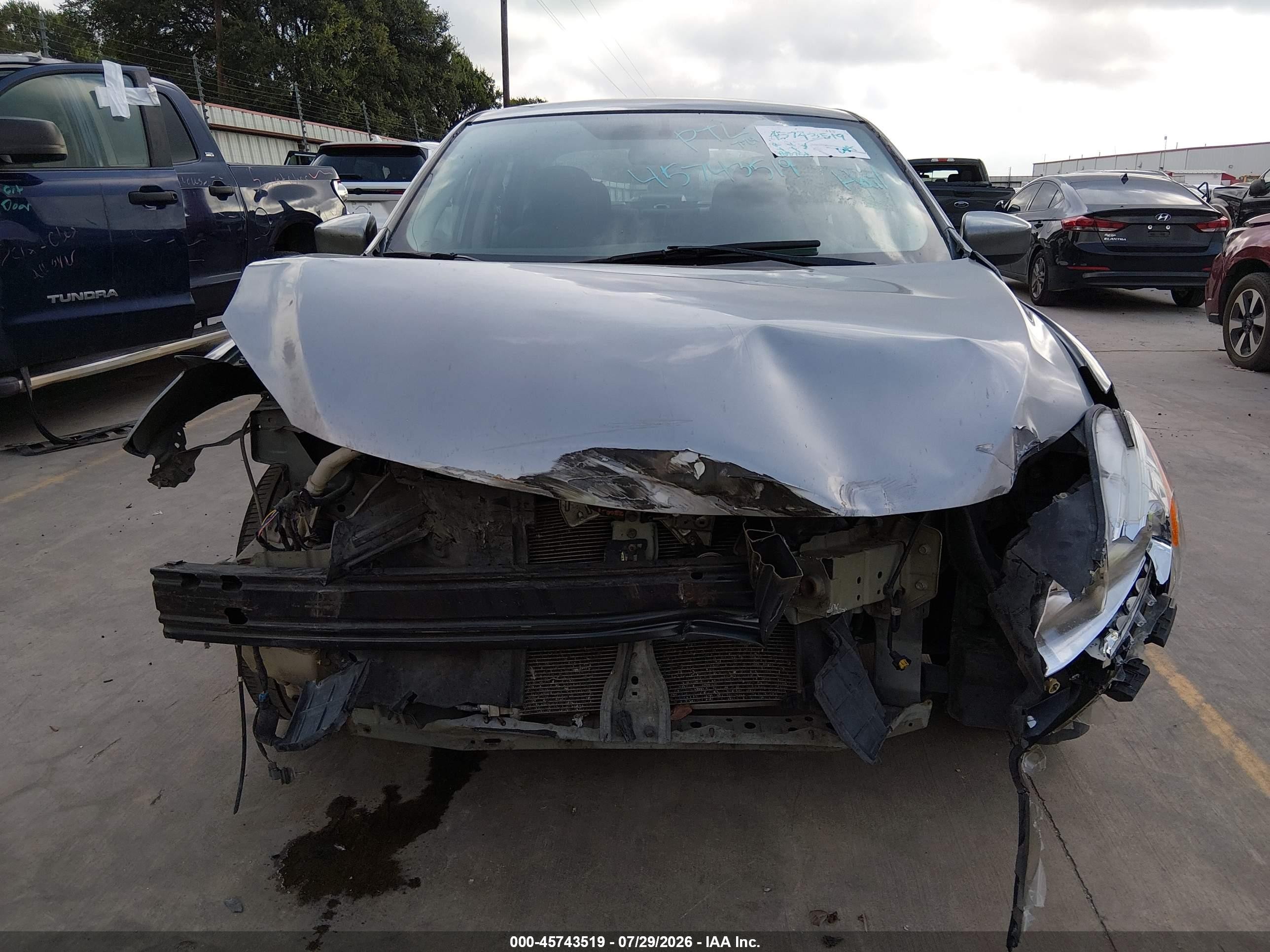 2014 Nissan Sentra S Silver vin: 3N1AB7AP9EL682196