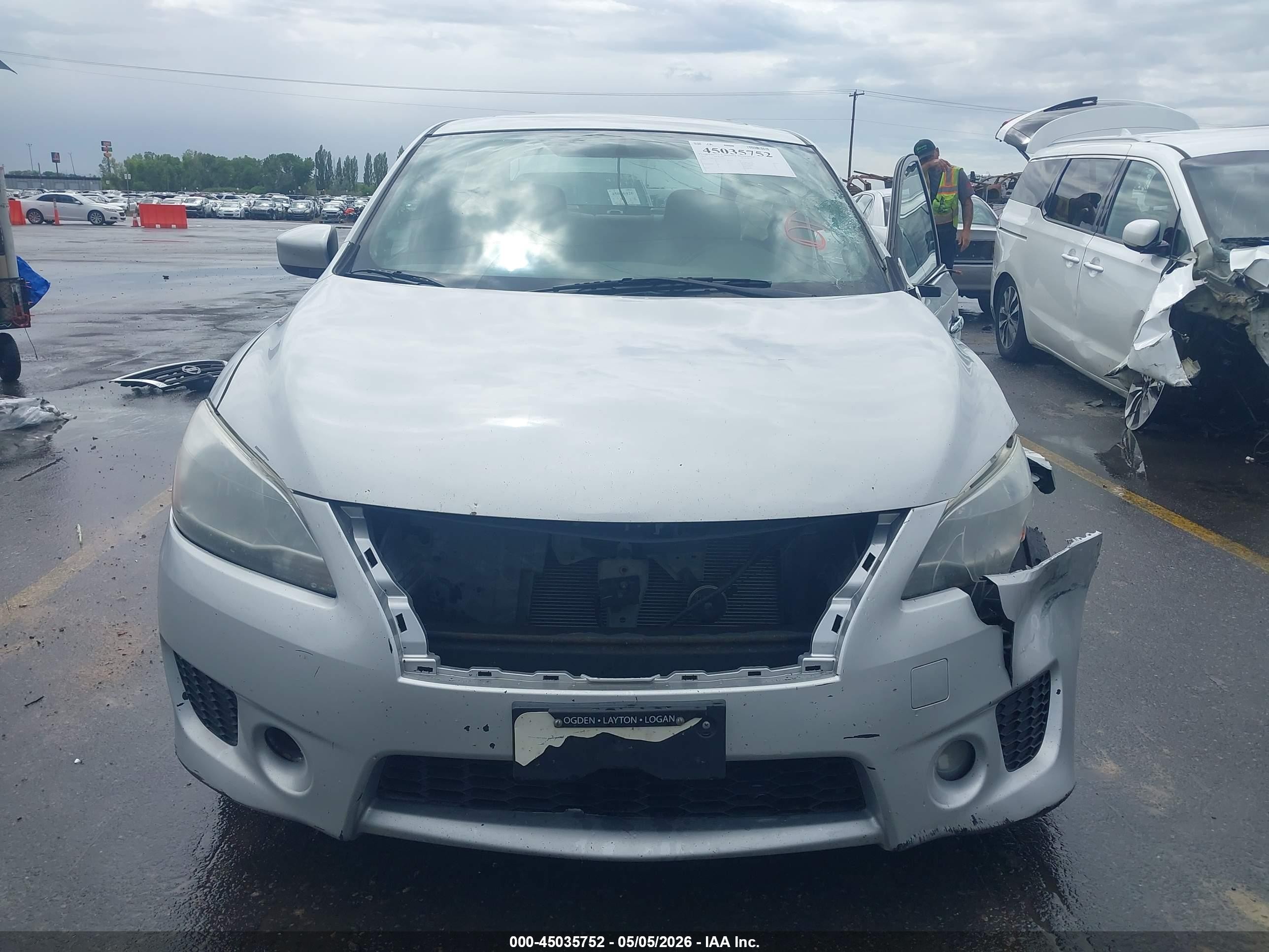 2014 Nissan Sentra Sr Silver vin: 3N1AB7AP9EY233202