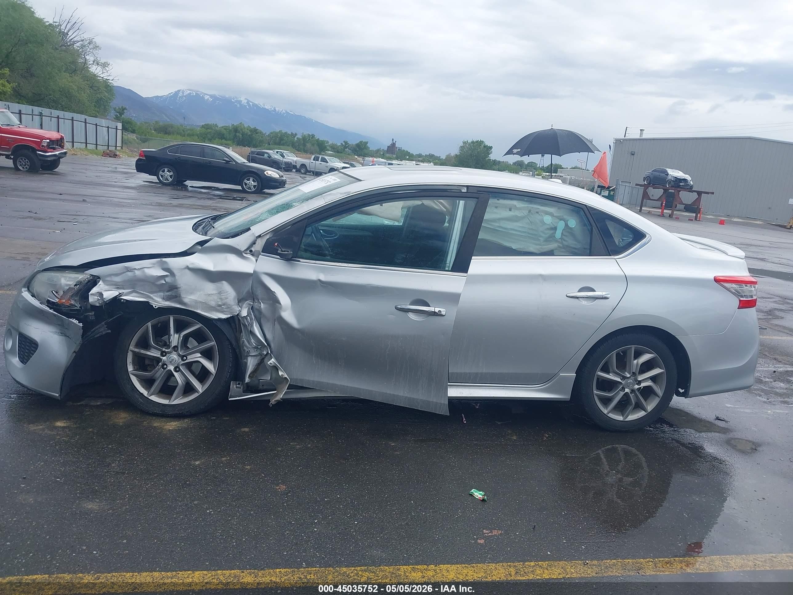 2014 Nissan Sentra Sr Silver vin: 3N1AB7AP9EY233202