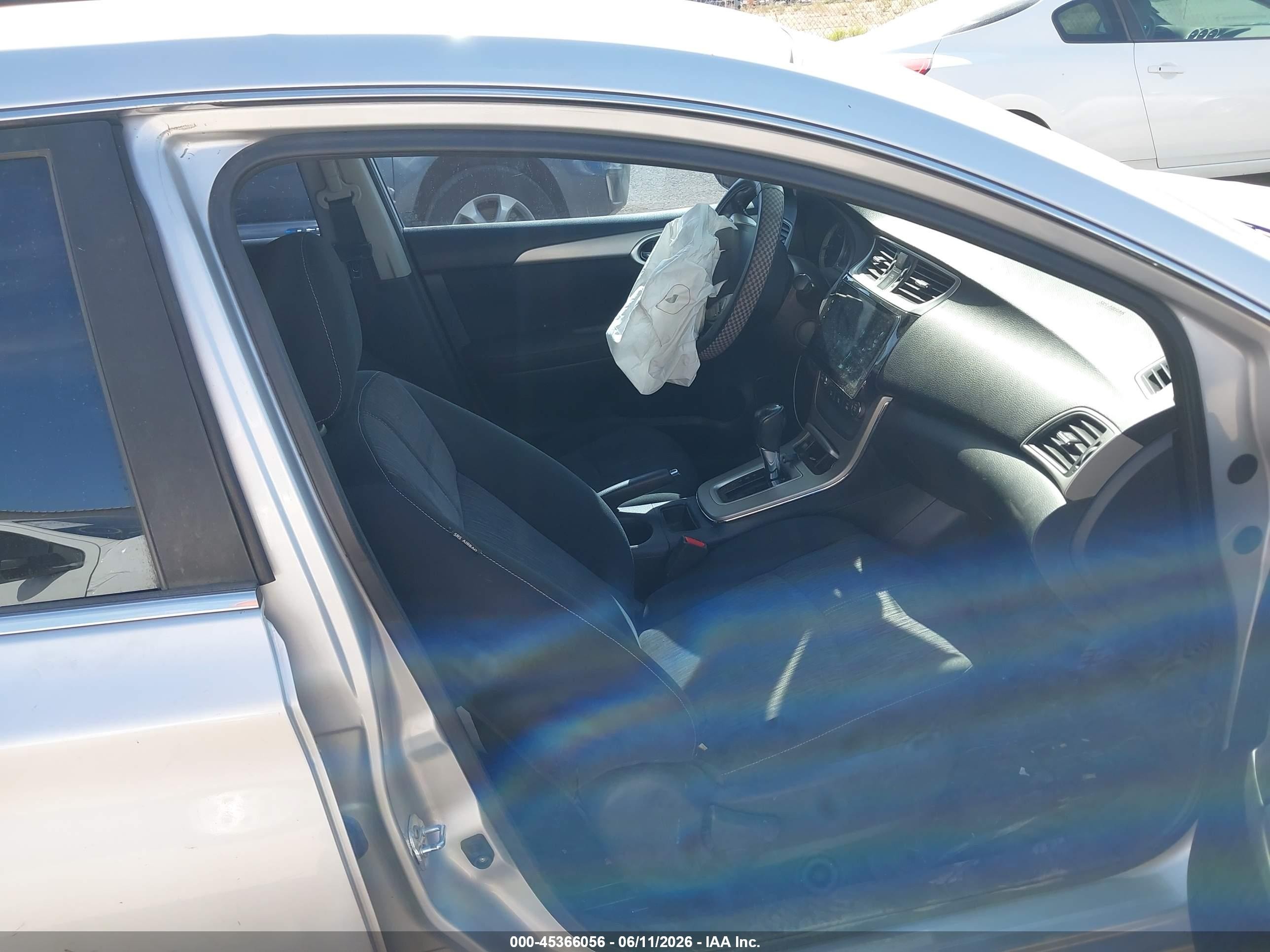 2014 Nissan Sentra Sv Серебряный vin: 3N1AB7AP9EY237654