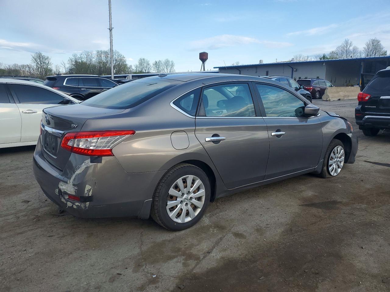2015 Nissan Sedan Silver vin: 3N1AB7AP9FL686914
